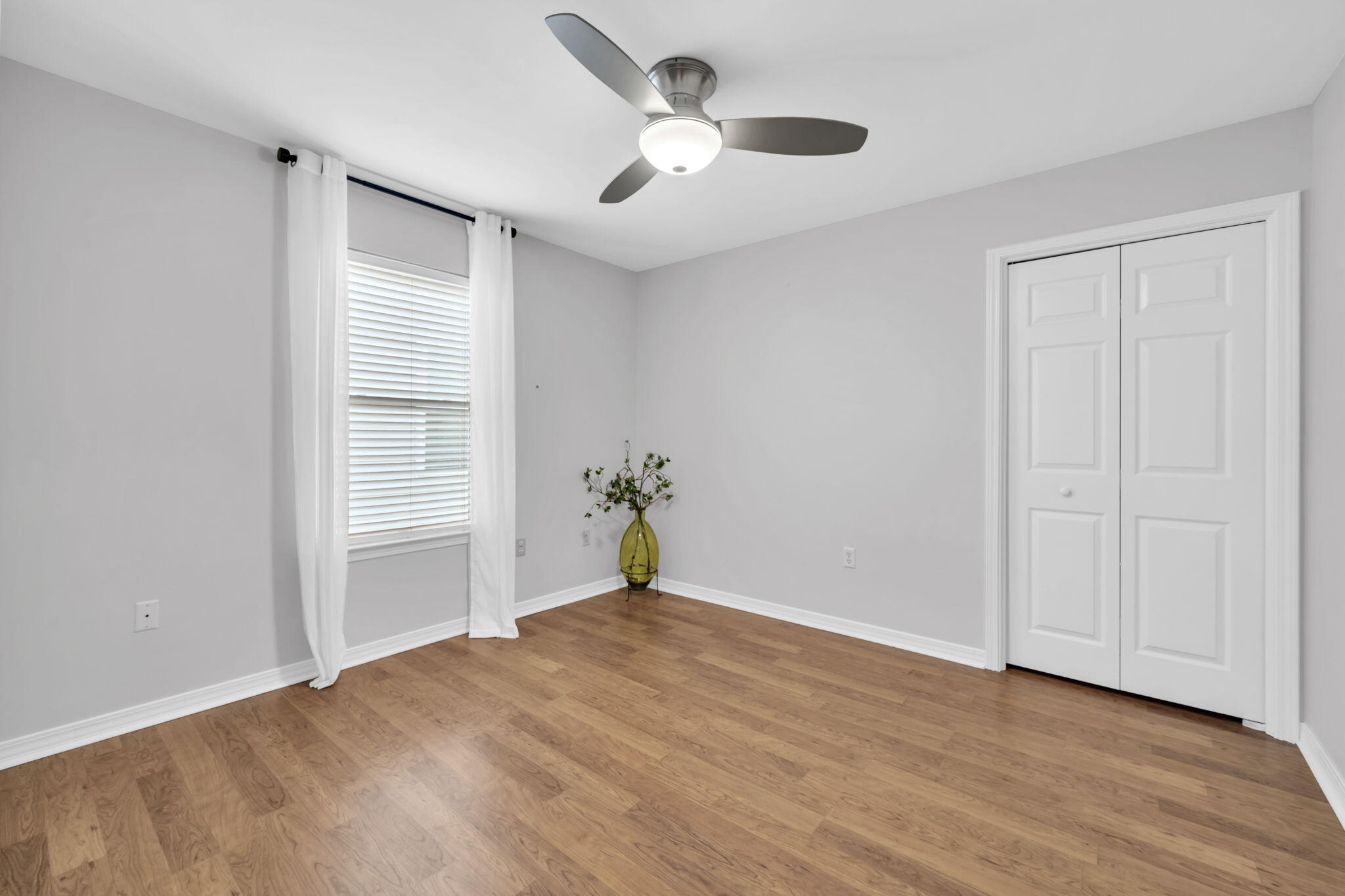 ESCADA 2 - Residential