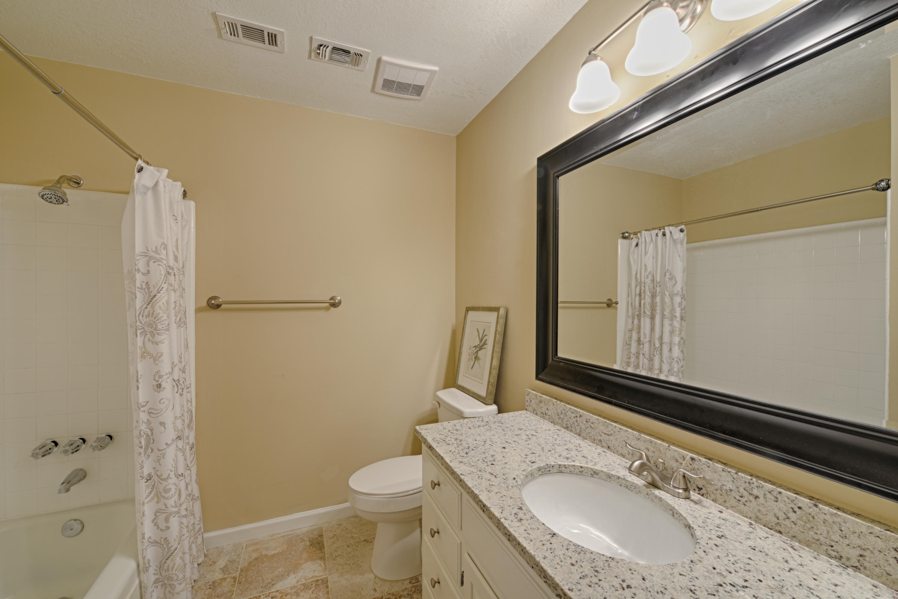 PALM ESTATES - Residential