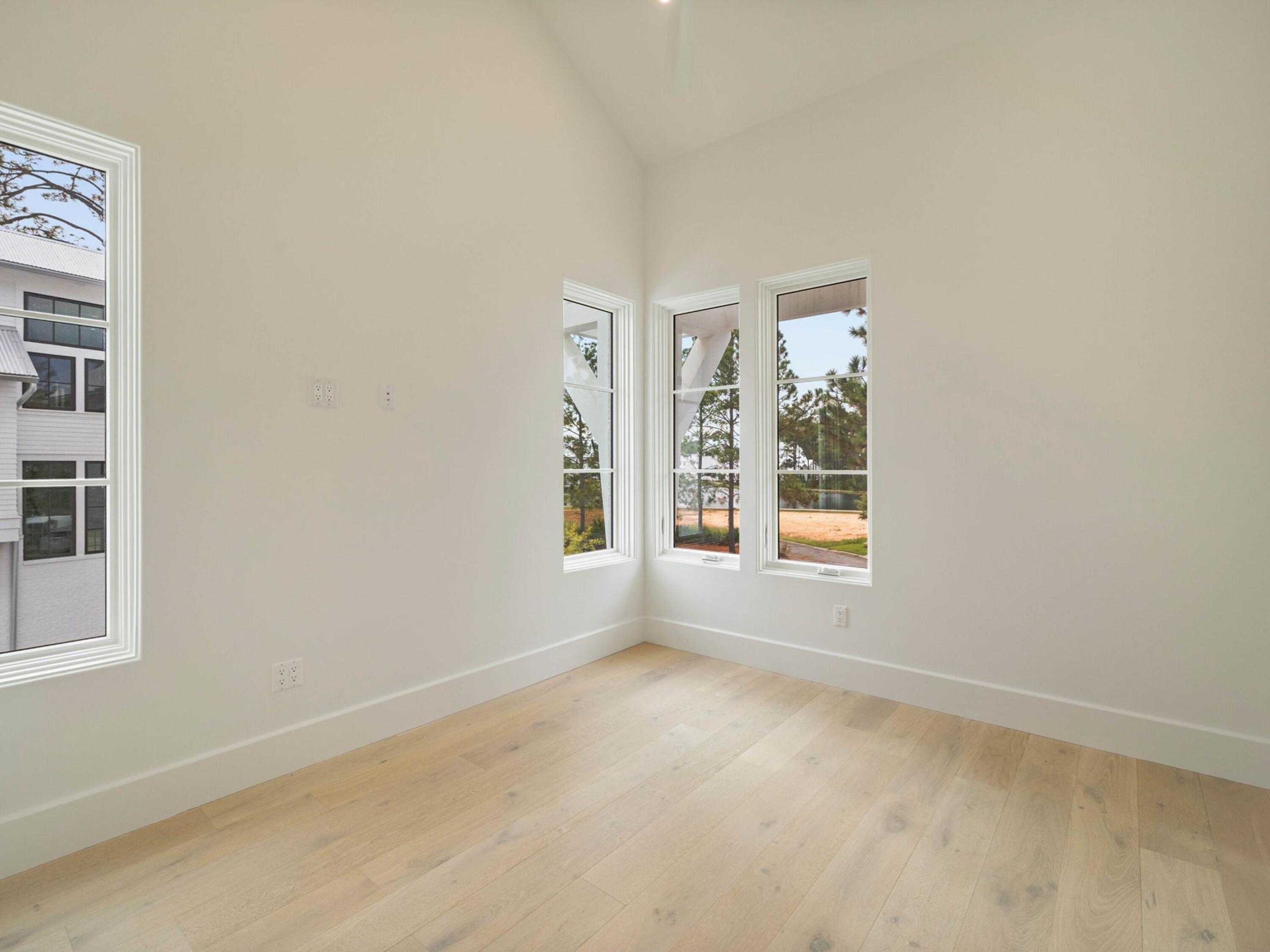 CHURCHILL OAKS - Residential