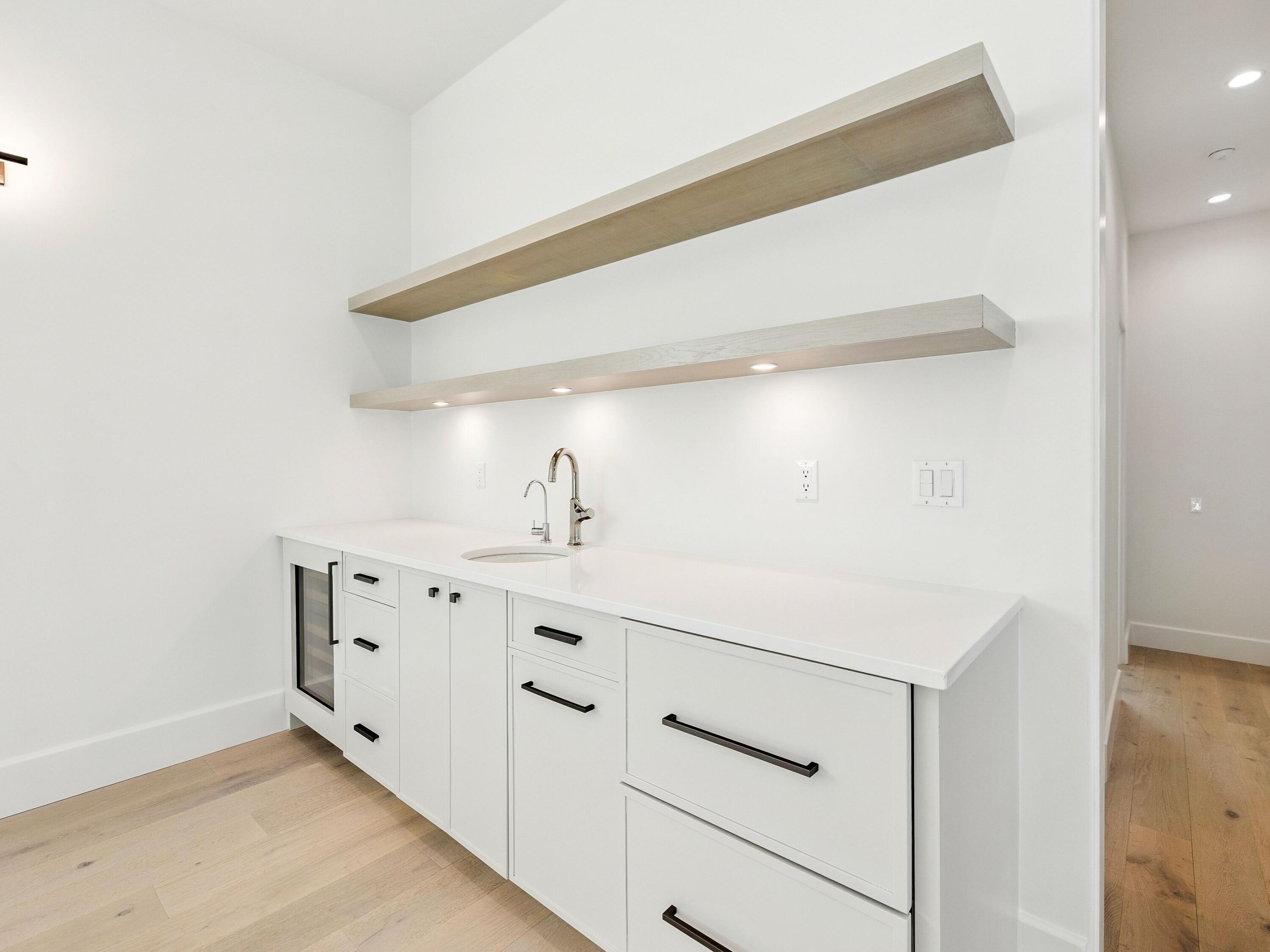 CHURCHILL OAKS - Residential