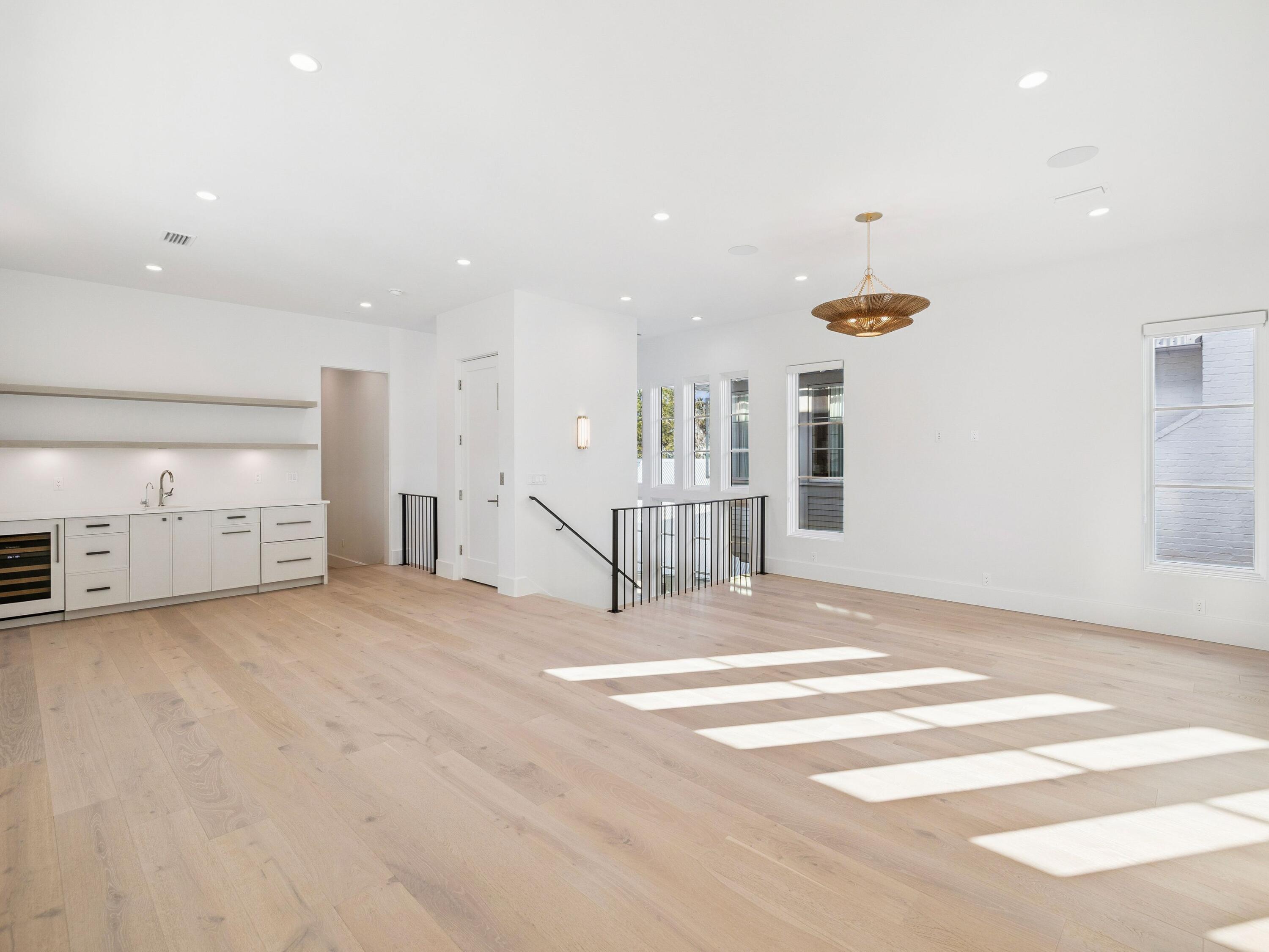 CHURCHILL OAKS - Residential