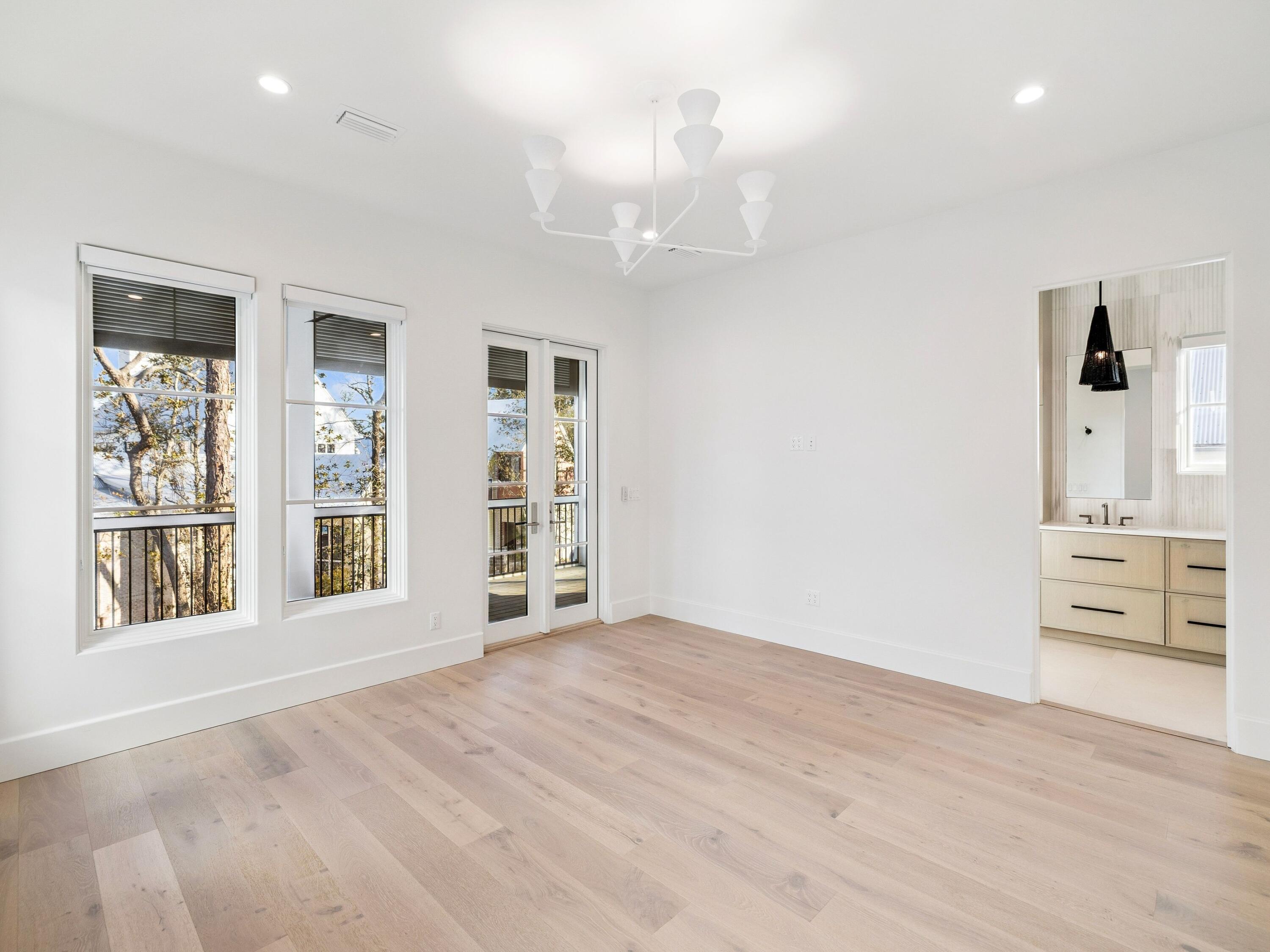 CHURCHILL OAKS - Residential