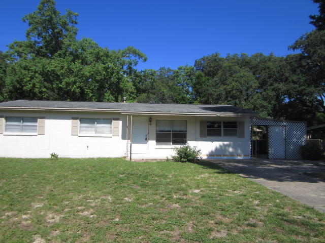 QUAINT HOME CENTRALLY LOCATED IN FWB. EASTBACCESS TO AREA SCHOOLS AS WELL AS HURLBURT AND EGLIN AFB. THERE IS ALSO A DEN OFF THE KITCHEN AND A LAUNDRY ROOM OFF THE DEN. NEWLY PAINTED INTERIOR . NEW LVP FLOORING .IN LIVINGROOM AND EAT IN KITCHEN AREA. KITCHEN AND BATH HAVE TILE.. LARGE BACK YARD. CALL TO MAKE AN APPOINTMENT TODAY! NEW WINDOWS ARE ON ORDER