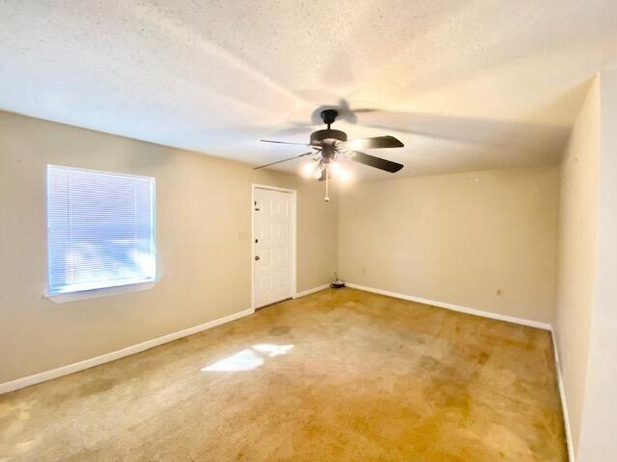 Available November 14th!! Pets Considered with Owner Approval!Welcome to our beautiful apartment located in the charming town of Niceville, FL. This spacious 2-bedroom, 1-bathroom apartment is perfect for those seeking a comfortable and convenient living space. As you step inside, you'll be greeted by a generous living room, providing ample space for relaxation and entertainment. The kitchen boasts plenty of cabinet space, allowing you to easily store and organize your culinary essentials. The bathroom features a convenient tub/shower combo, providing a relaxing oasis after a long day. Both bedrooms offer ample space for your personal belongings and a peaceful retreat for a good night's sleep. With the added convenience of an indoor laundry area, you can easily take care of your aundry needs without leaving the comfort of your home. Step outside onto the back deck, where you can enjoy the fresh air and soak up the sunshine.

Obligo: ***Cut the Upfront Costs  Move In Without a Security Deposit!***
We've partnered with Obligo to help qualified renters save money when it matters most.

*All pets are registered via pet screening, and all assistance animals are verified through the same screening process.**

**Carpet cleaning (if applicable) & Admin Fee charged **

Tenant to verify all data. Please contact Sound Choice Real Estate to schedule a showing- 850-389-8533.

***Approval is based on several factors as follows***
- Rental History and Verification
- Employment History and Verification
- Credit History
- Criminal Background & Terrorist Database Check
- Pet Verification