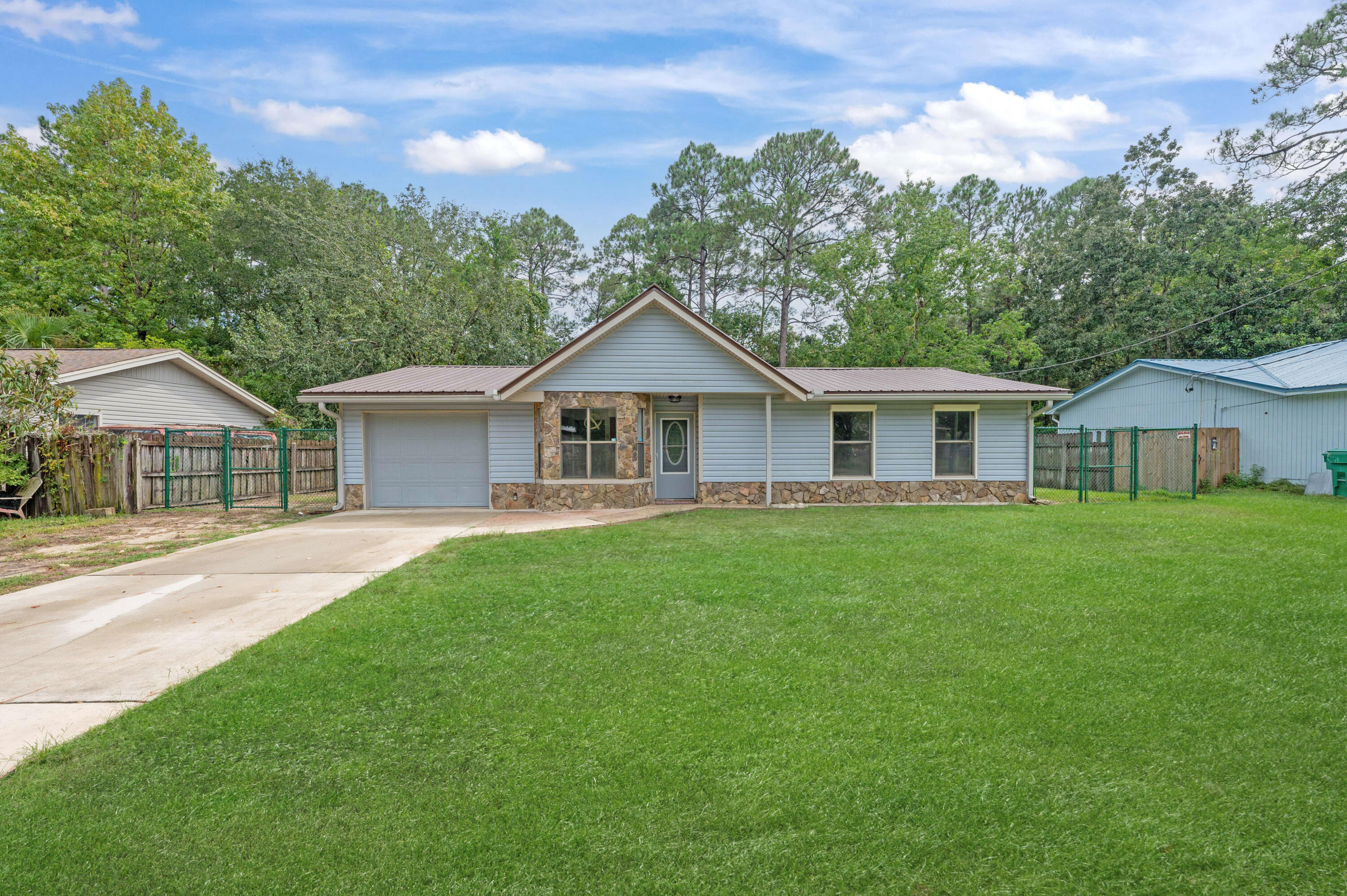 PINE MEADOWS - Residential