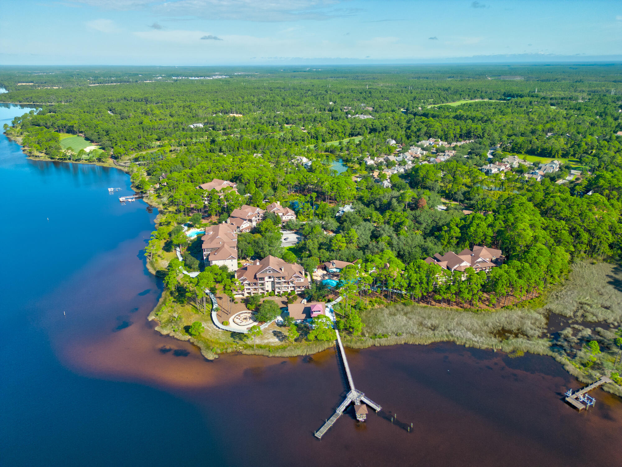 WILD HERON LAKESIDE LODGE - Residential