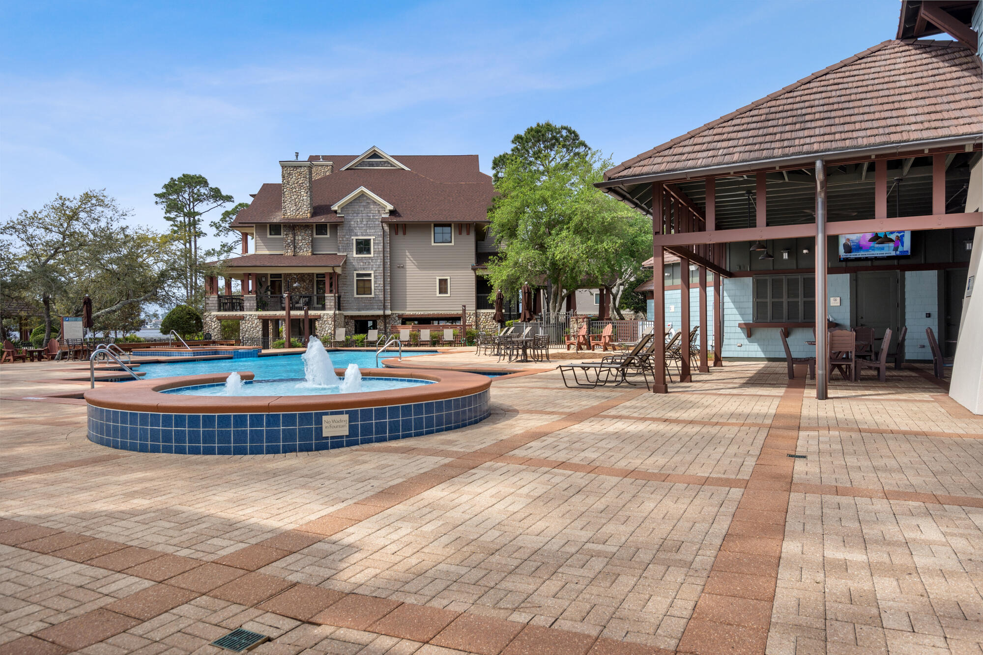 WILD HERON LAKESIDE LODGE - Residential