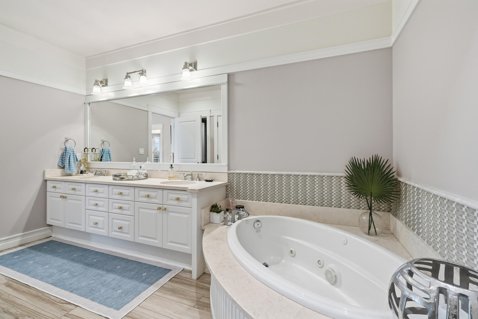 WILD HERON LAKESIDE LODGE - Residential