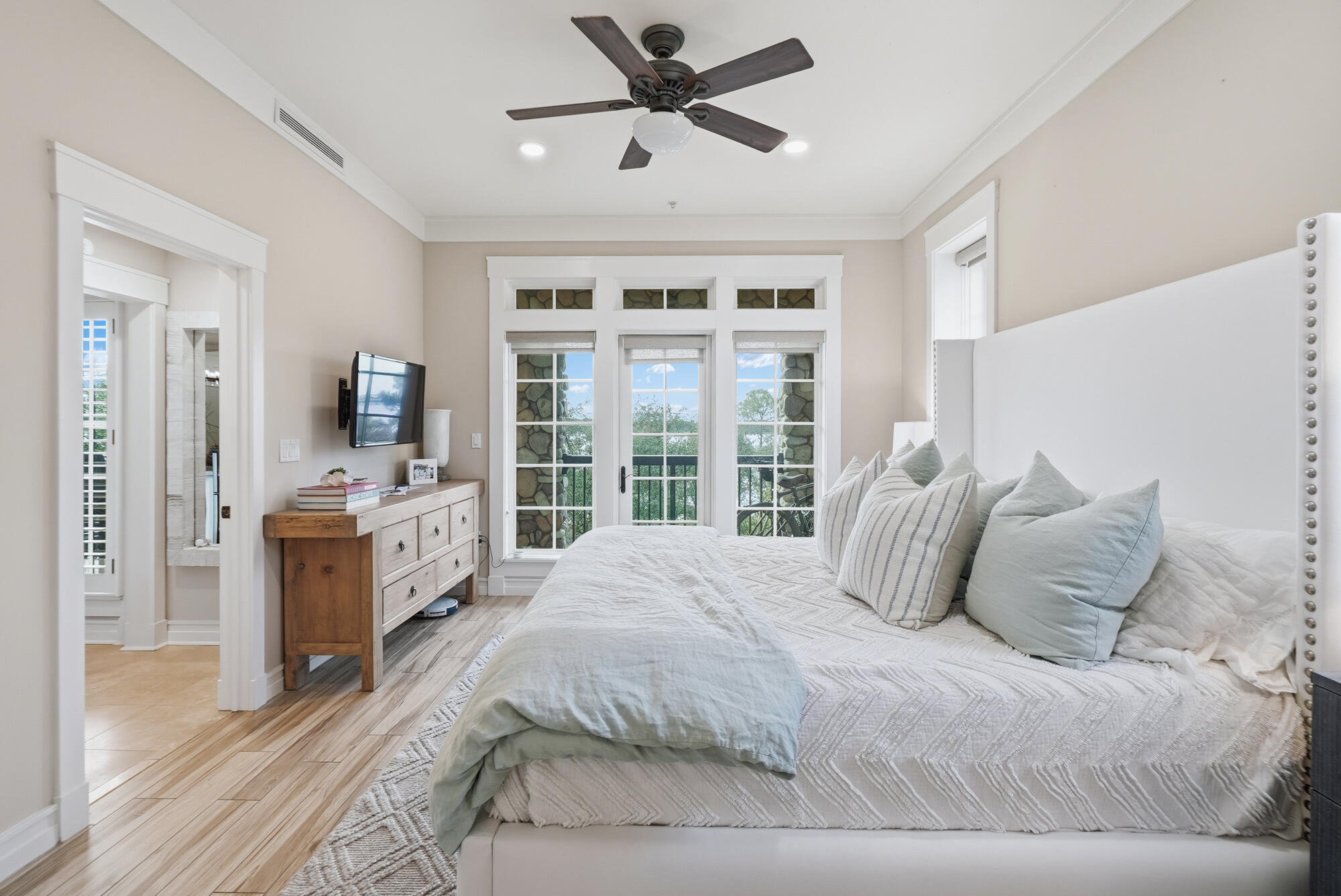 WILD HERON LAKESIDE LODGE - Residential