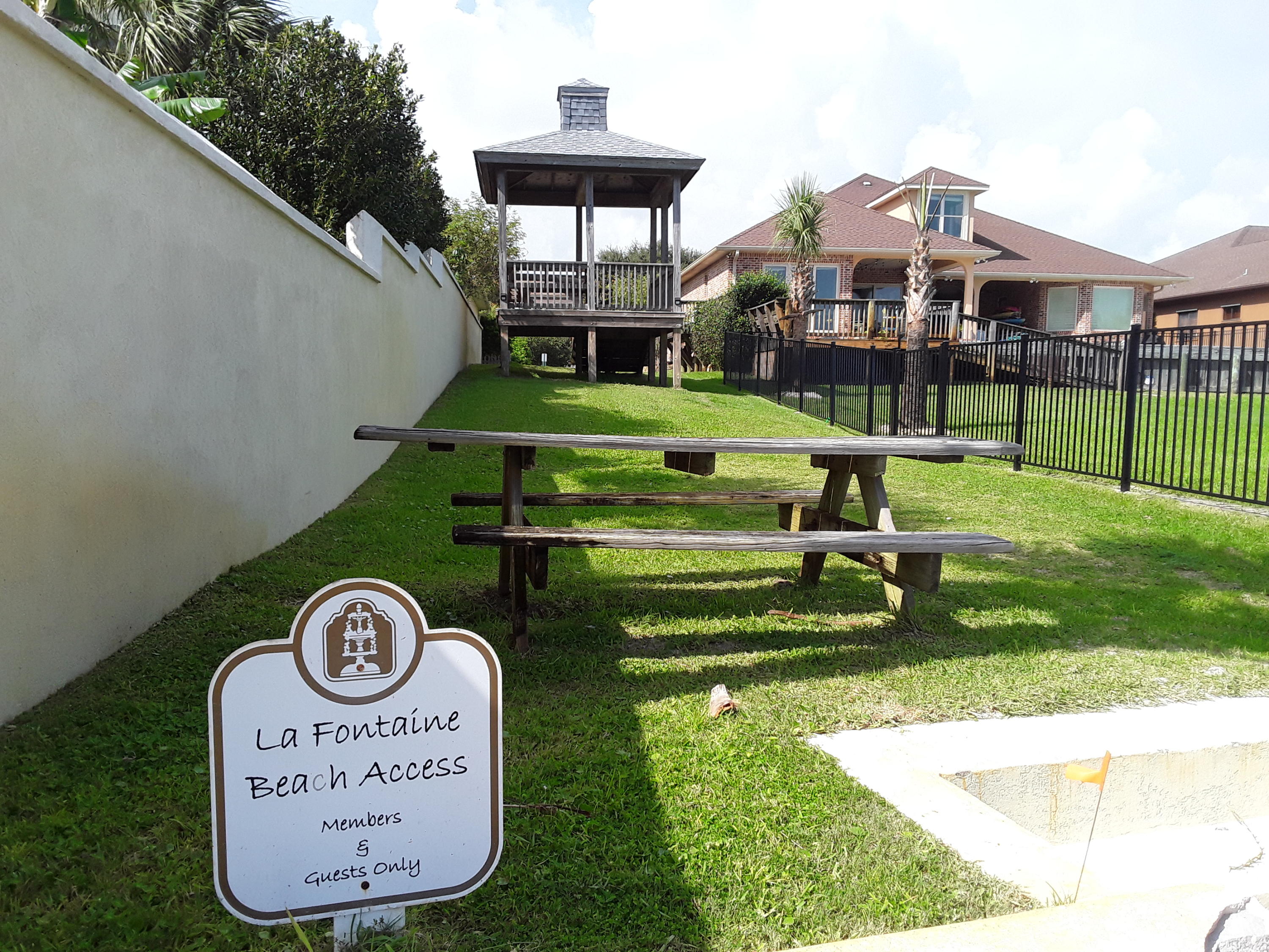 LA FONTAINE PHASE 1 - Land