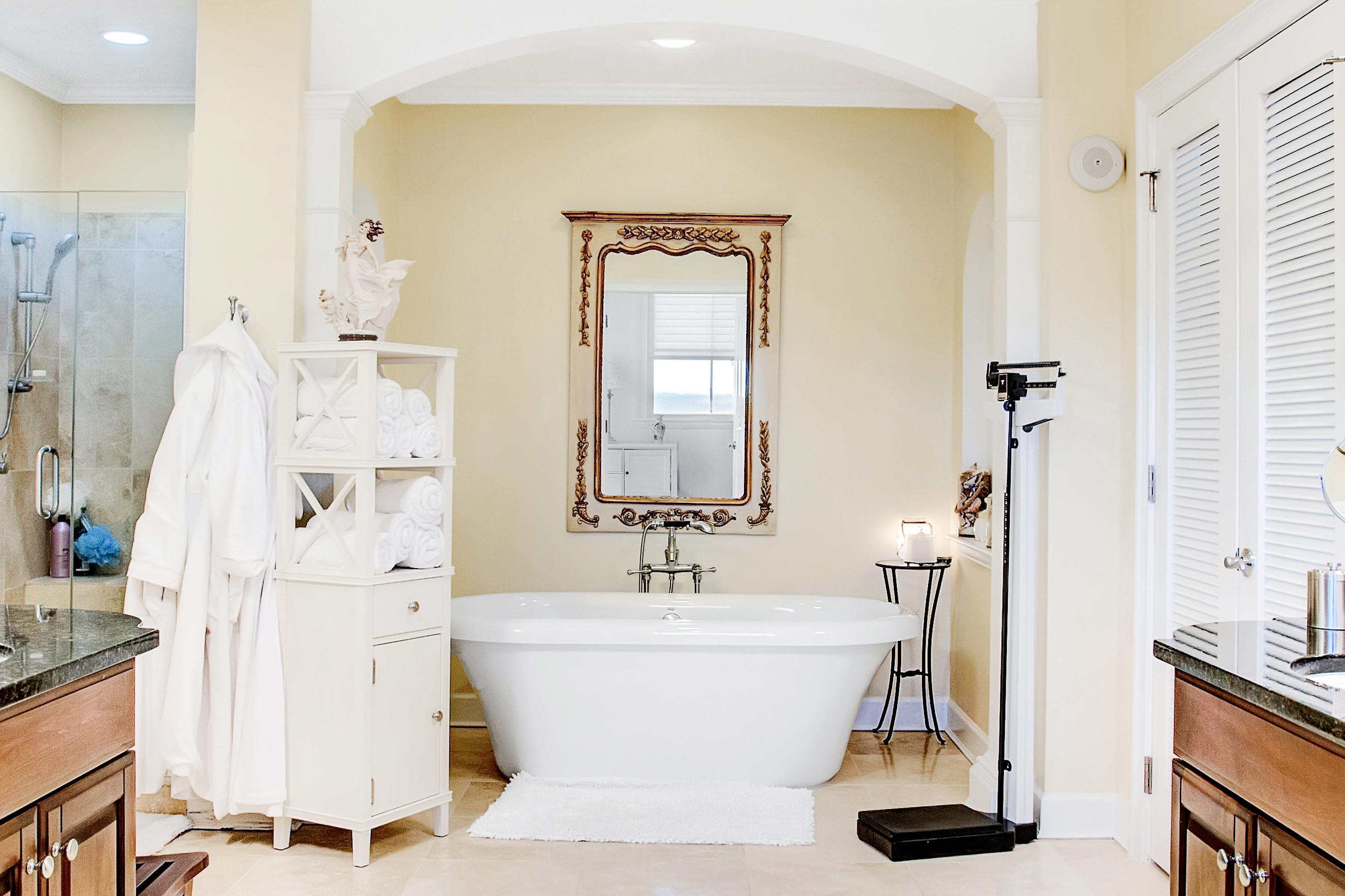 ONE WATER PLACE - Residential