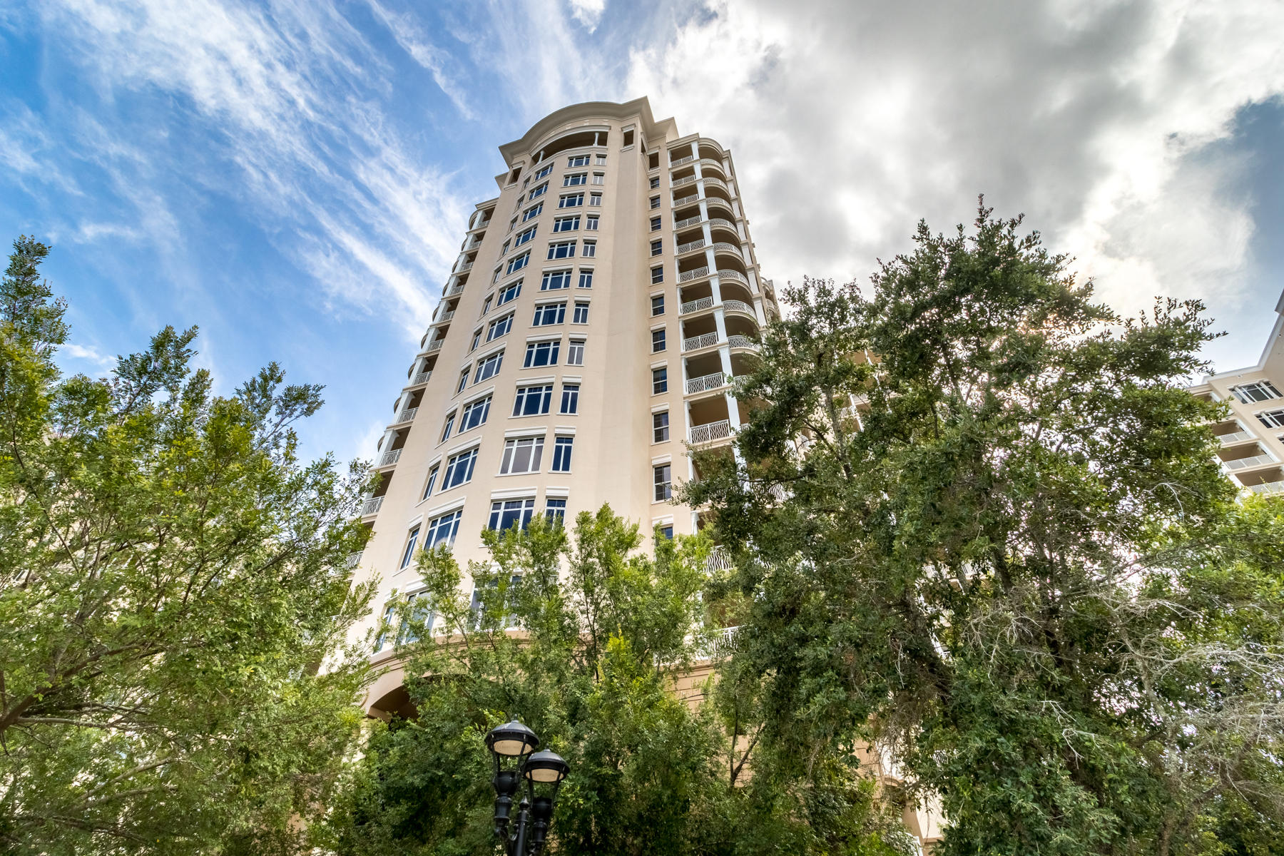 ONE WATER PLACE - Residential