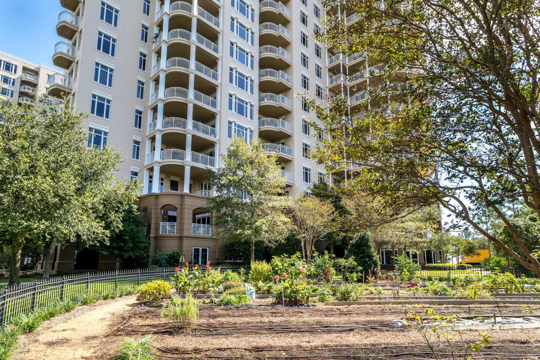 ONE WATER PLACE - Residential