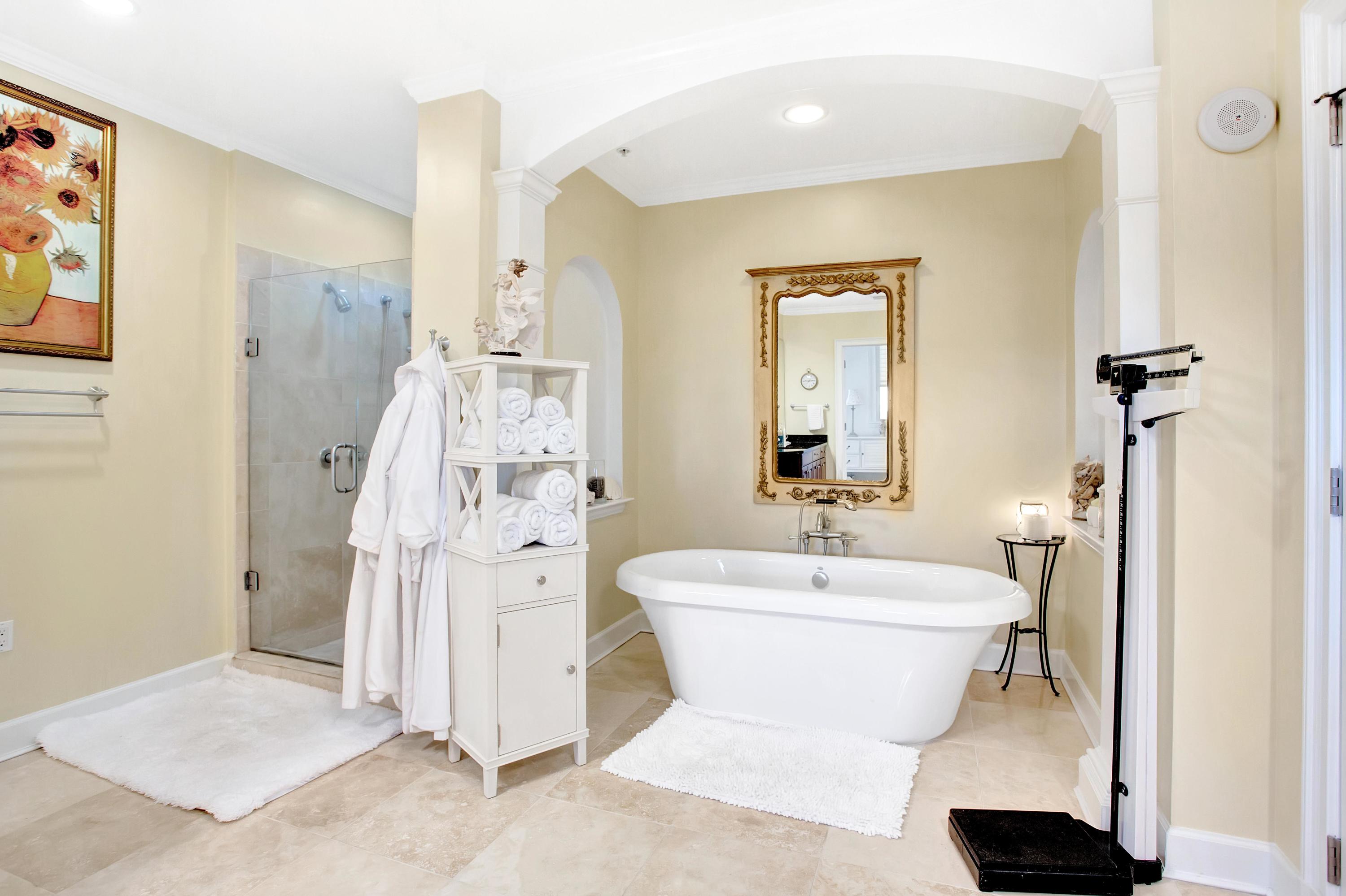 ONE WATER PLACE - Residential