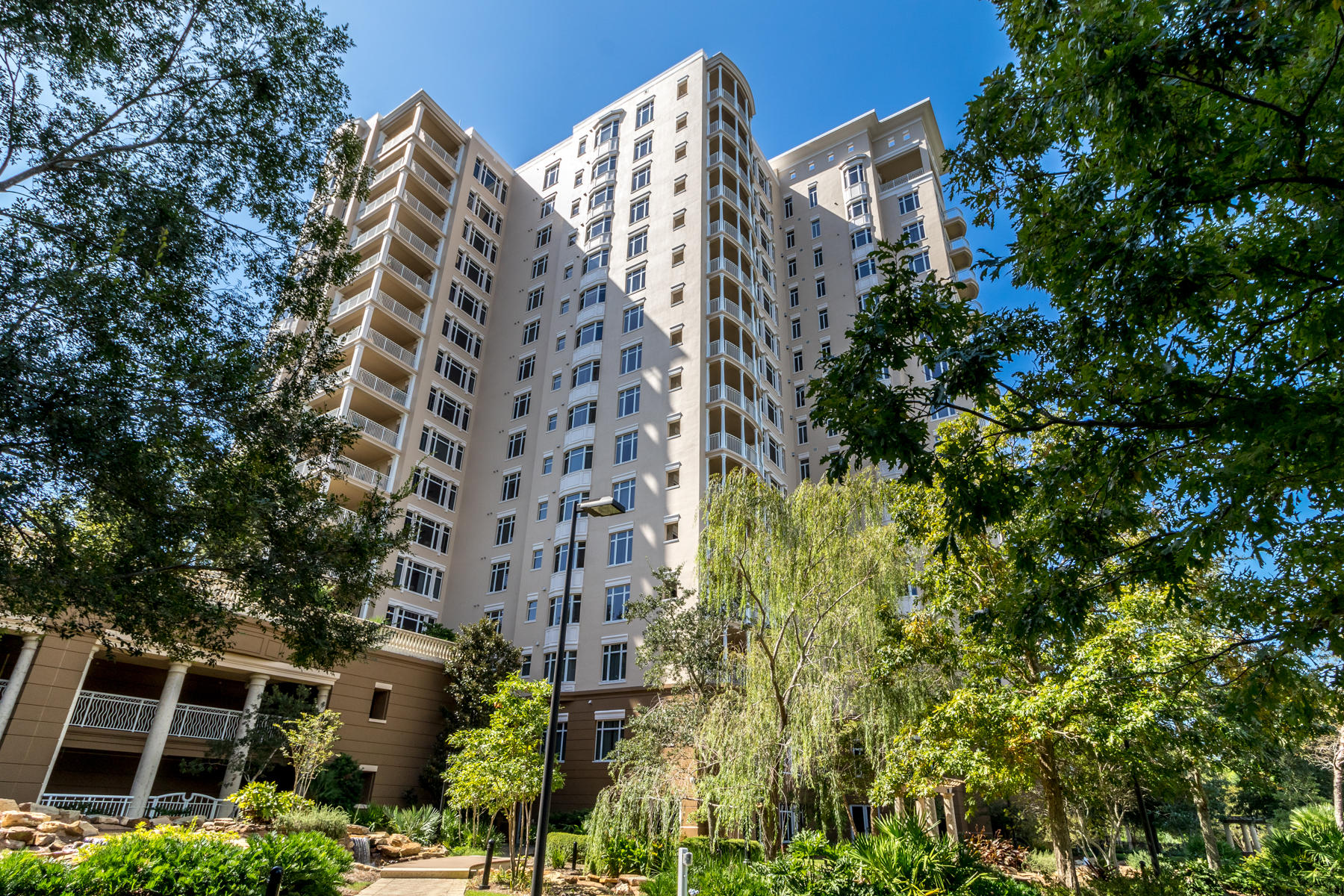 ONE WATER PLACE - Residential