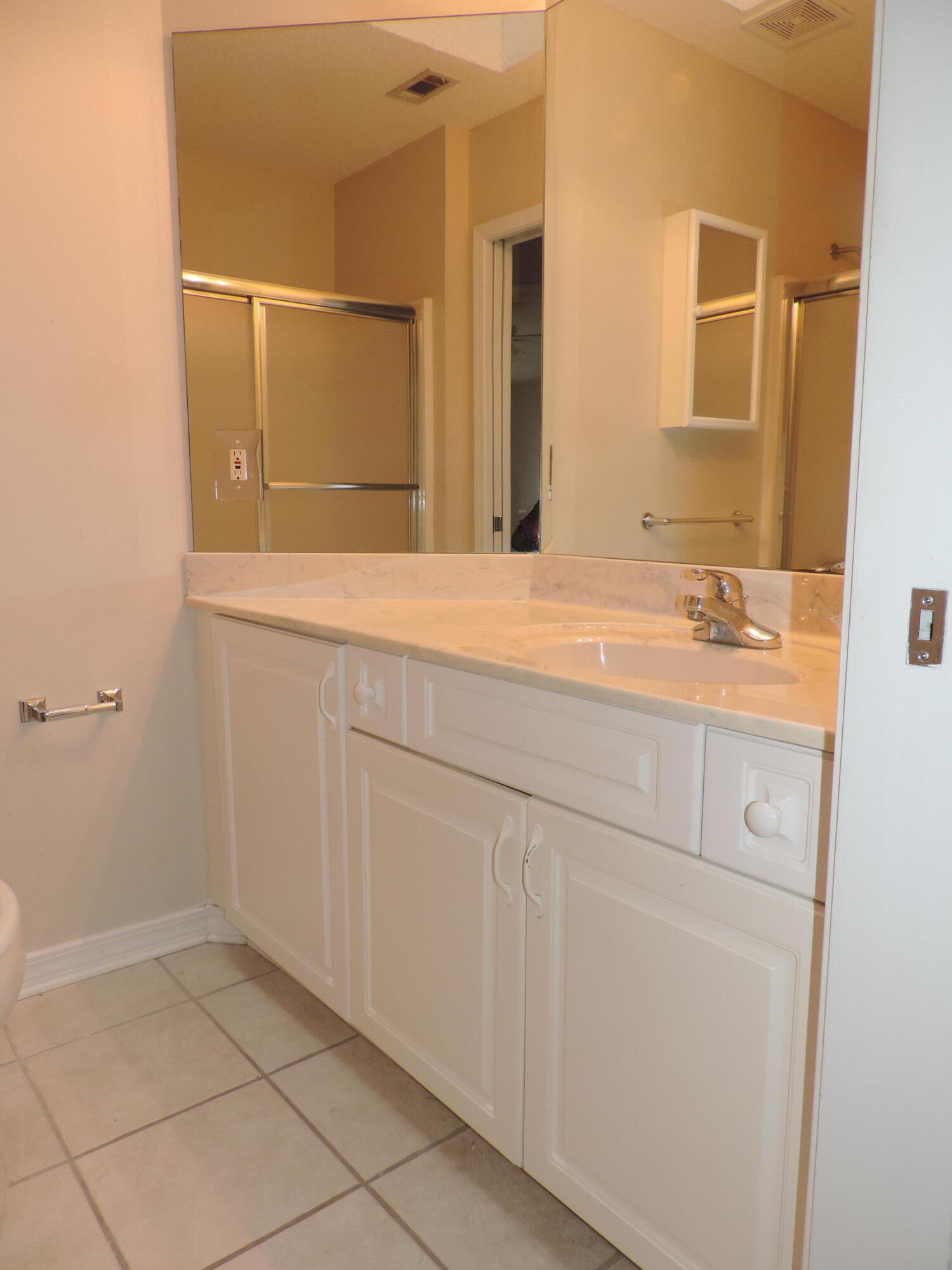 NORTHRIDGE - Residential