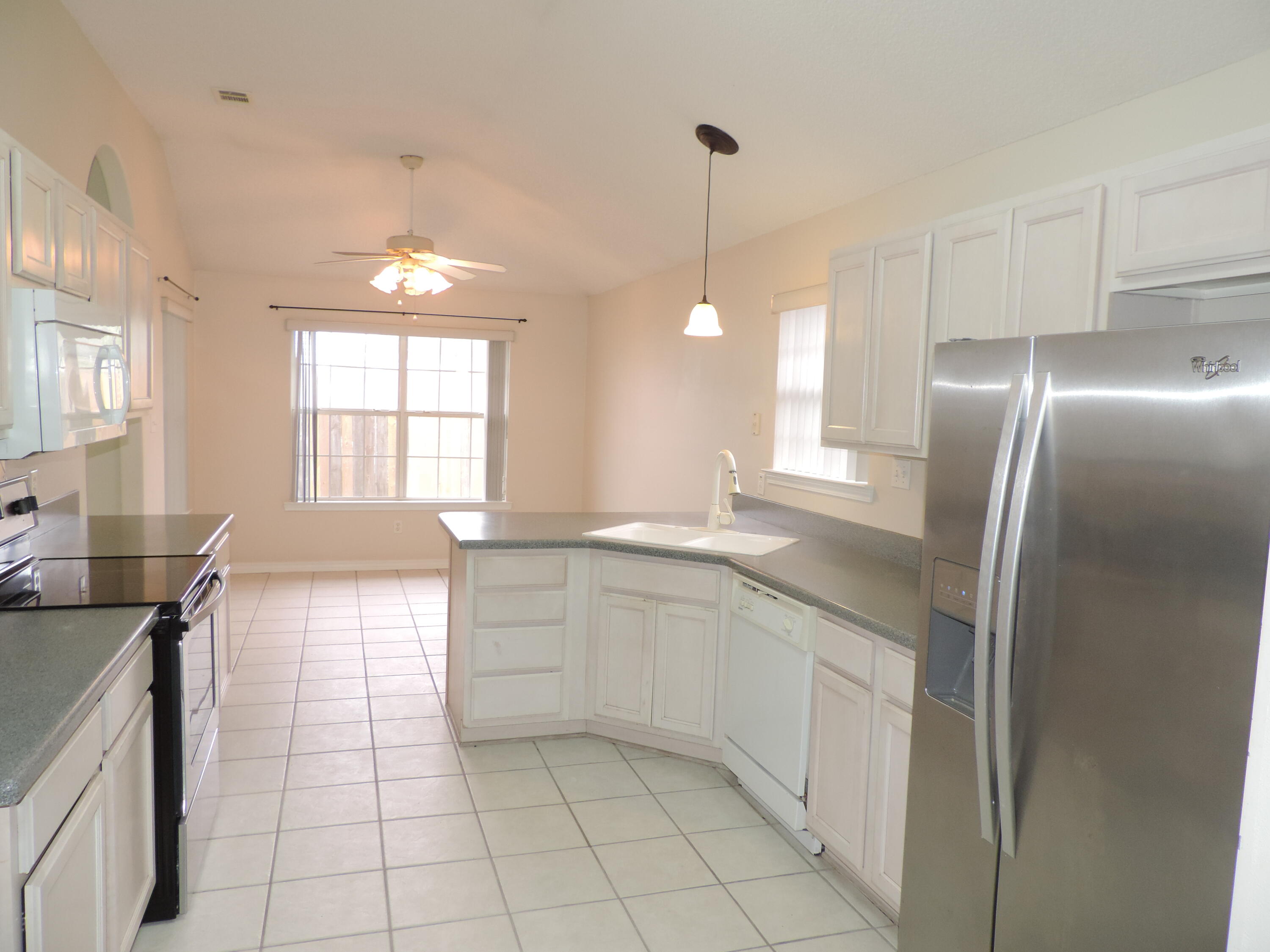 NORTHRIDGE - Residential