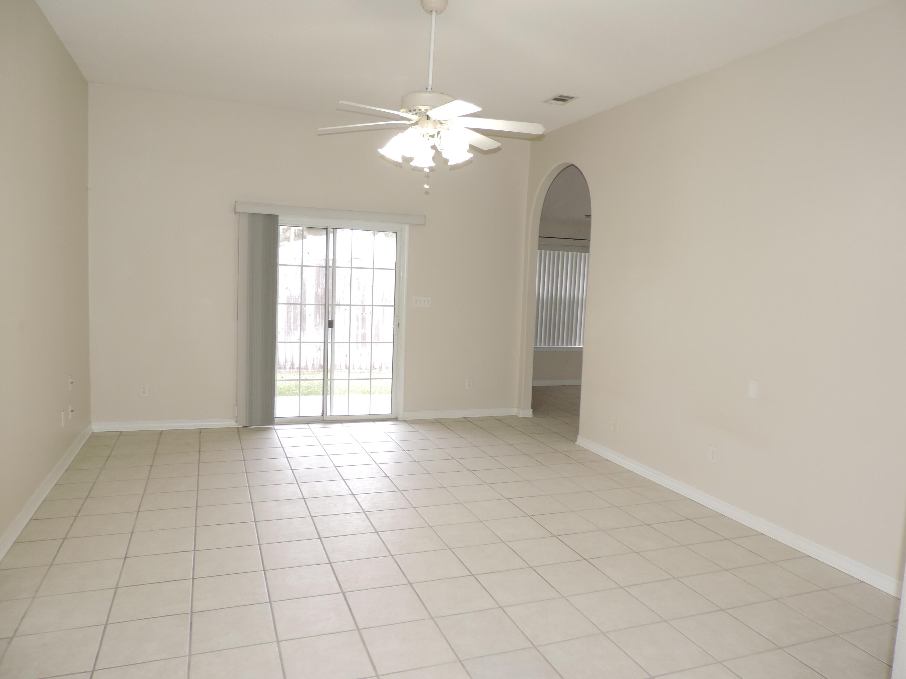 NORTHRIDGE - Residential