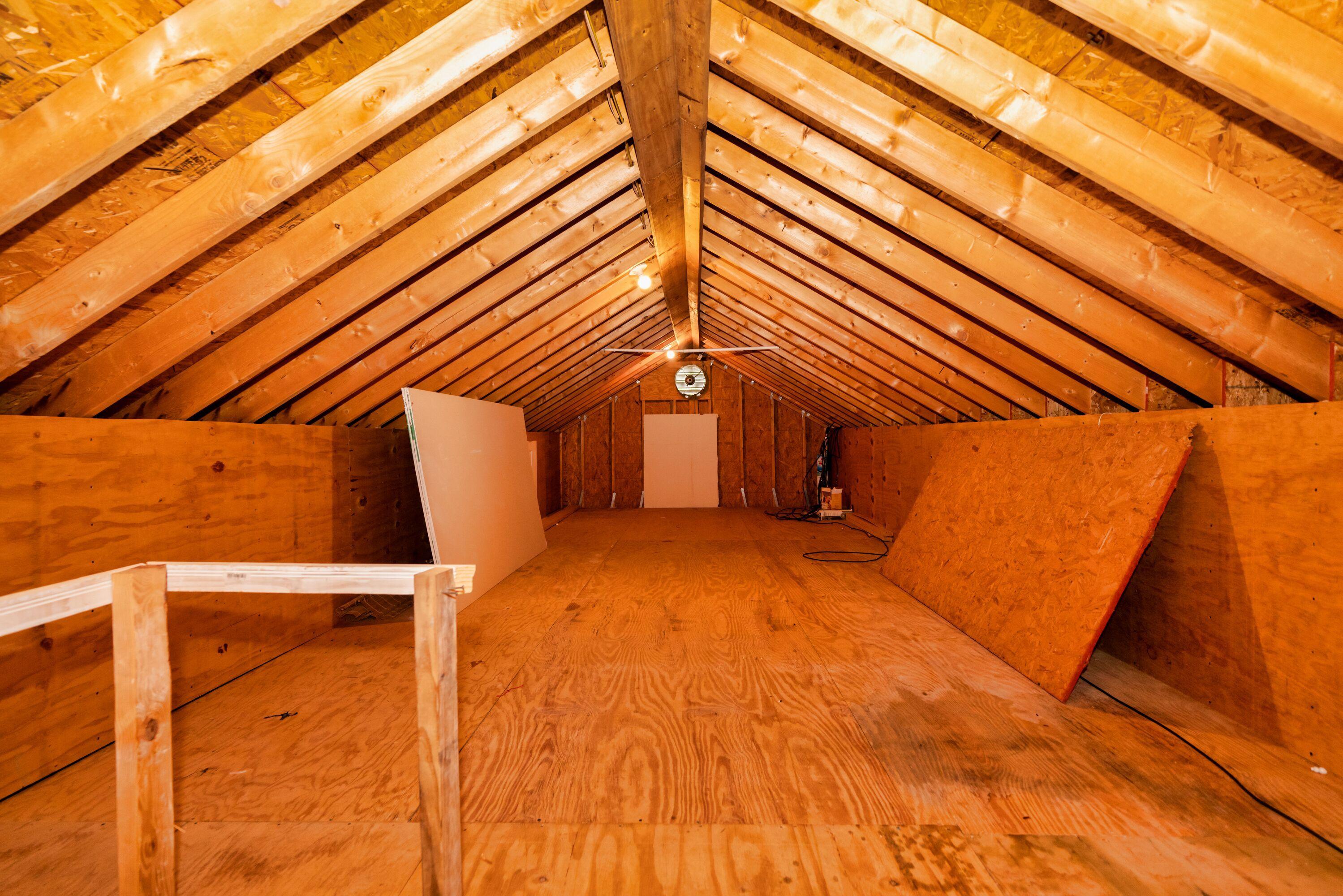 CREEKSIDE - Residential