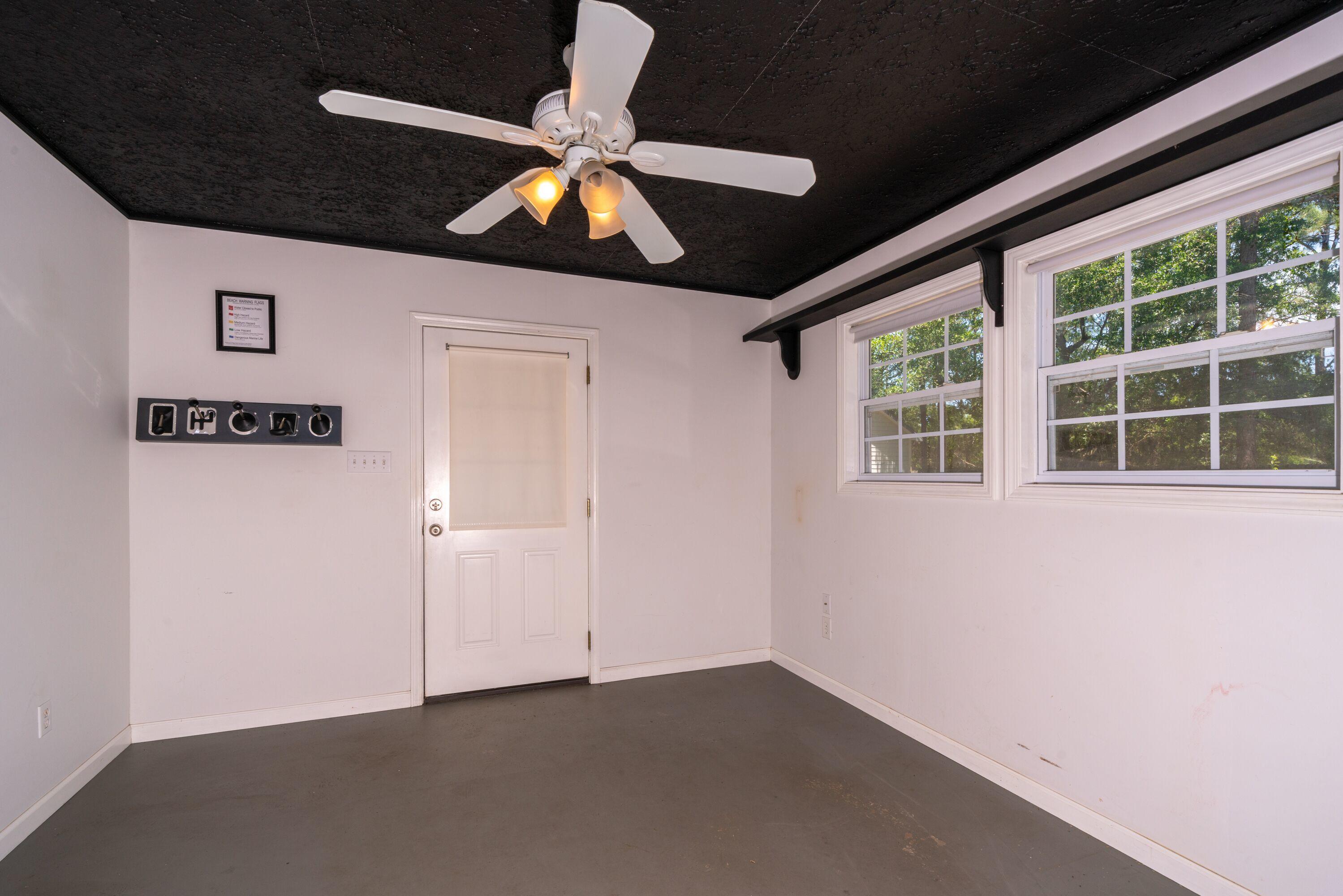 CREEKSIDE - Residential