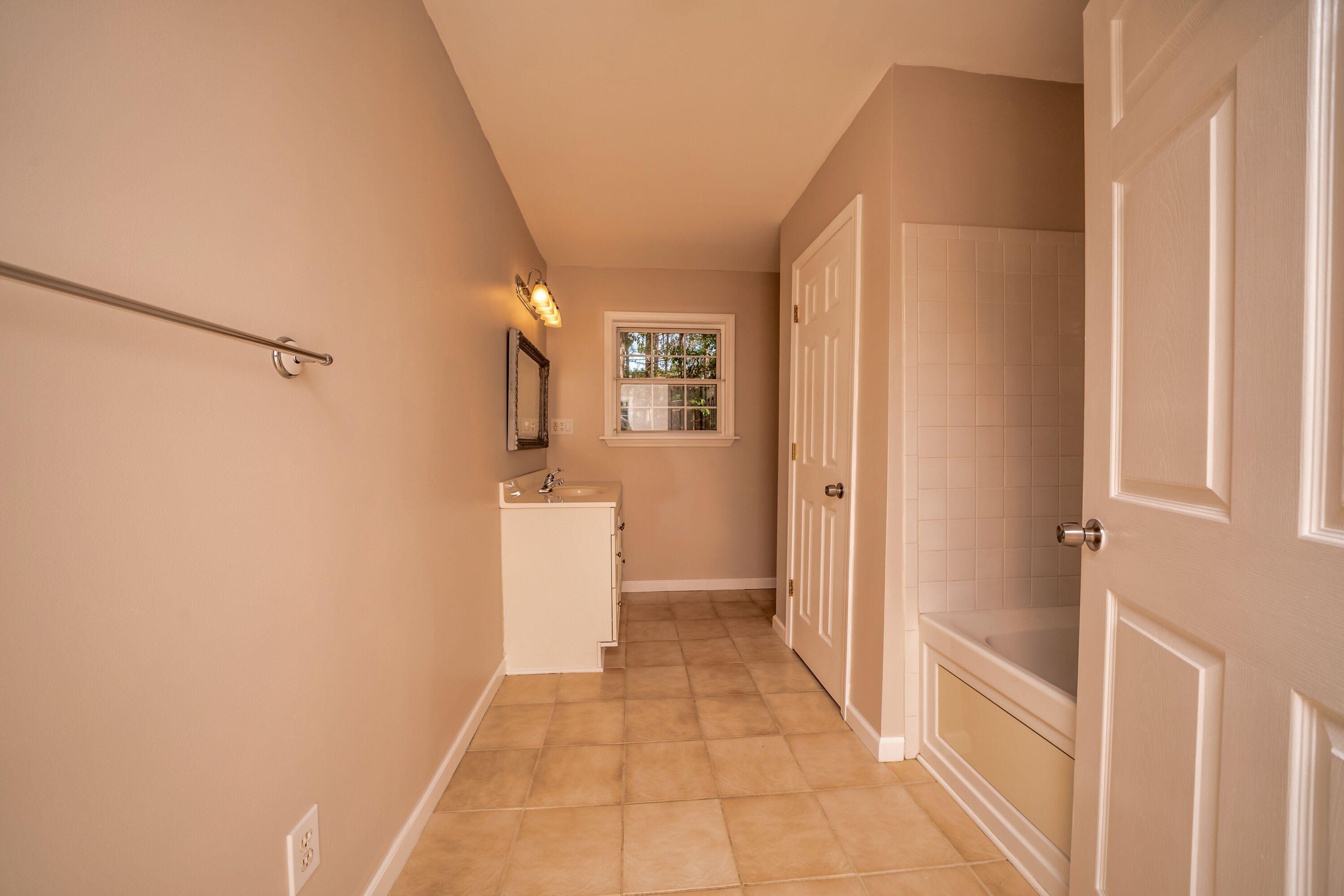 CREEKSIDE - Residential