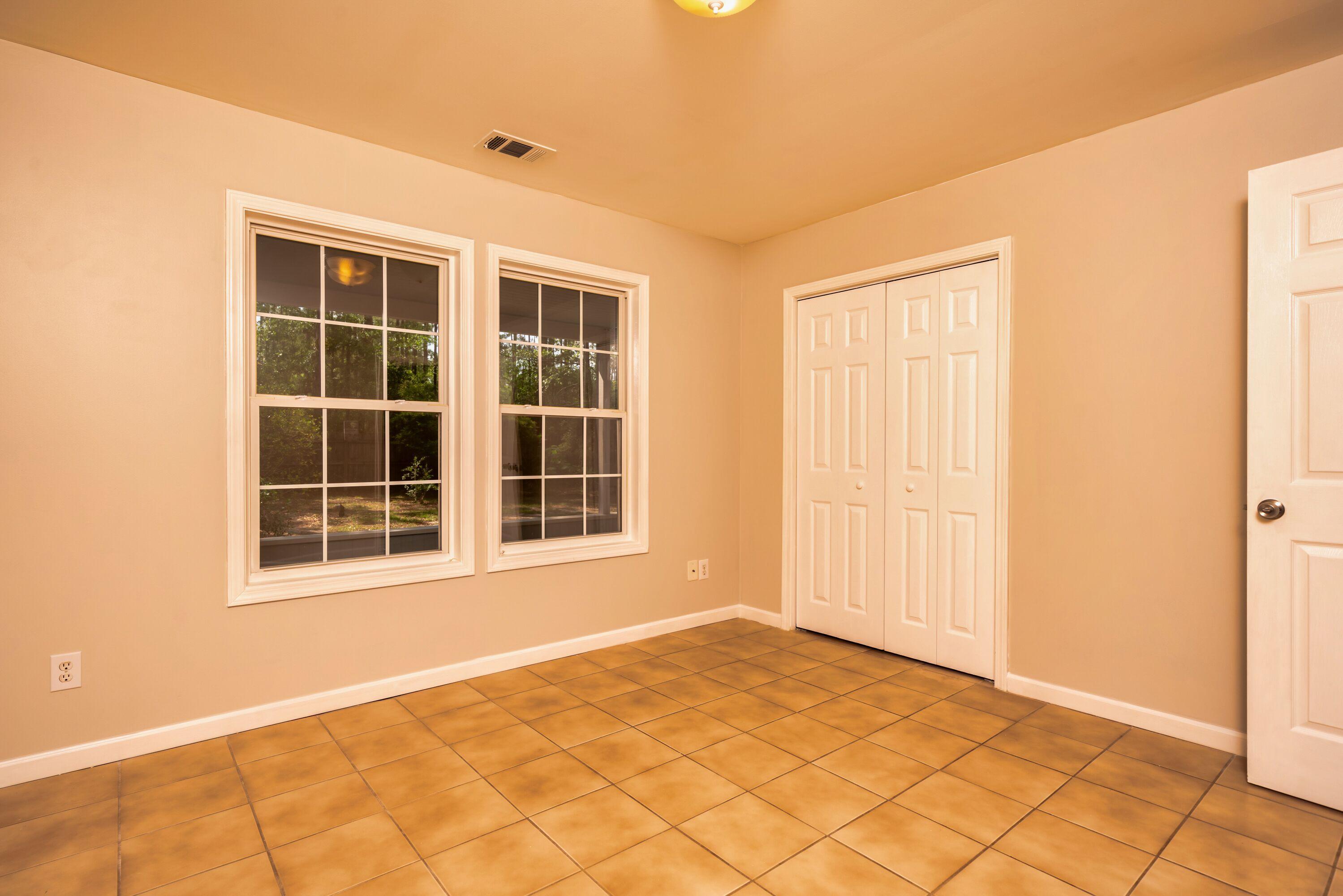 CREEKSIDE - Residential