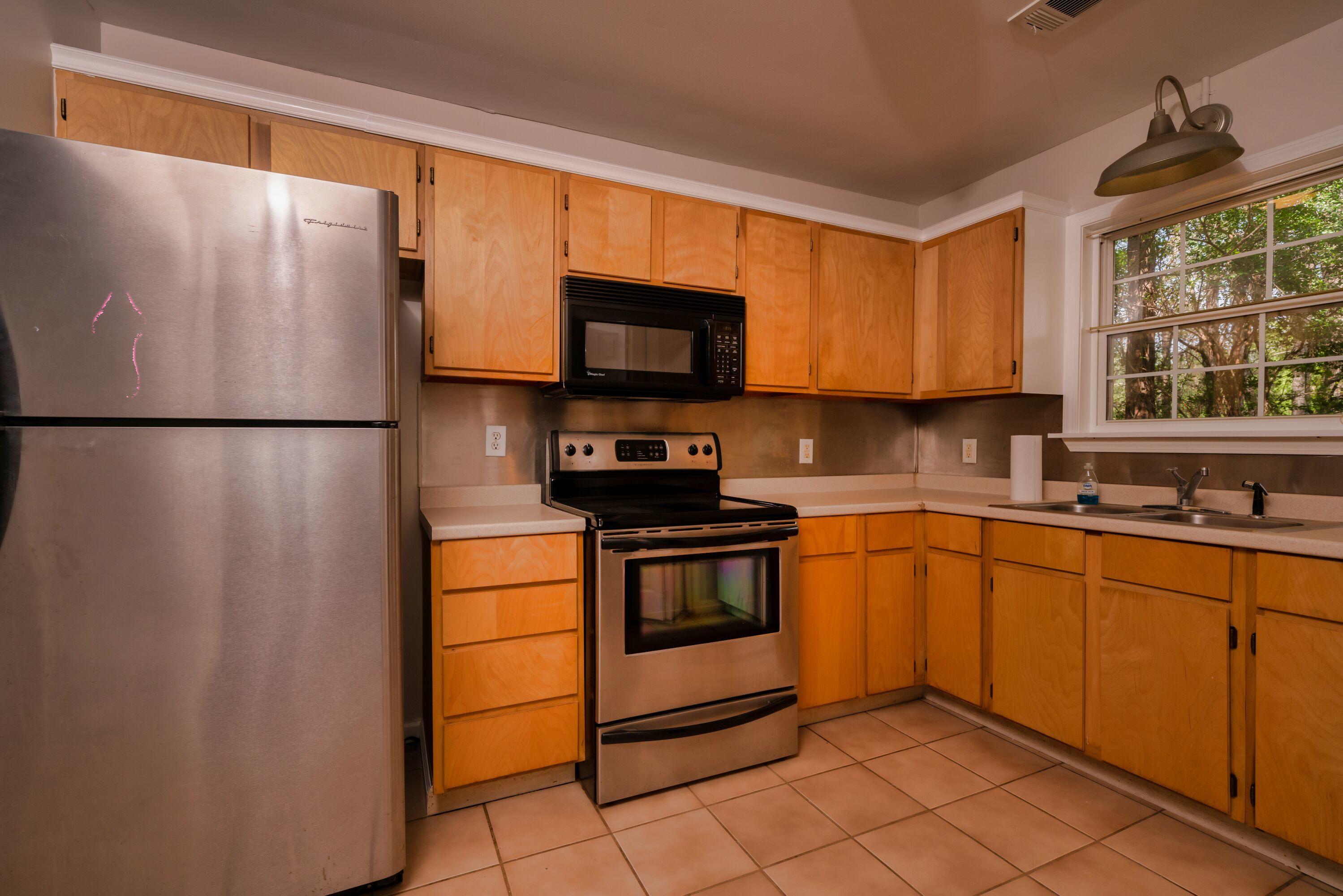 CREEKSIDE - Residential