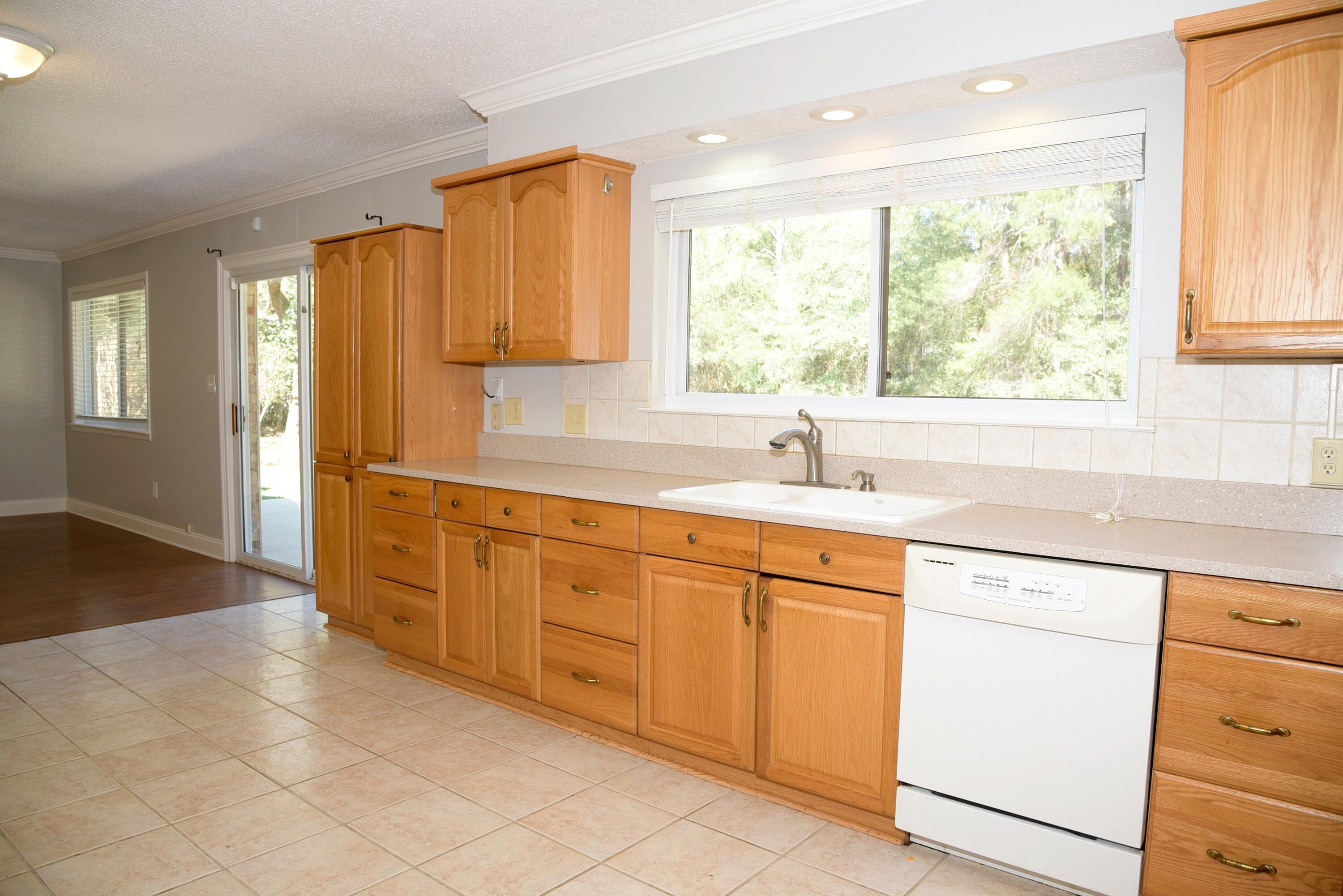 ROCKY BAYOU ESTATES 03 - Residential Lease