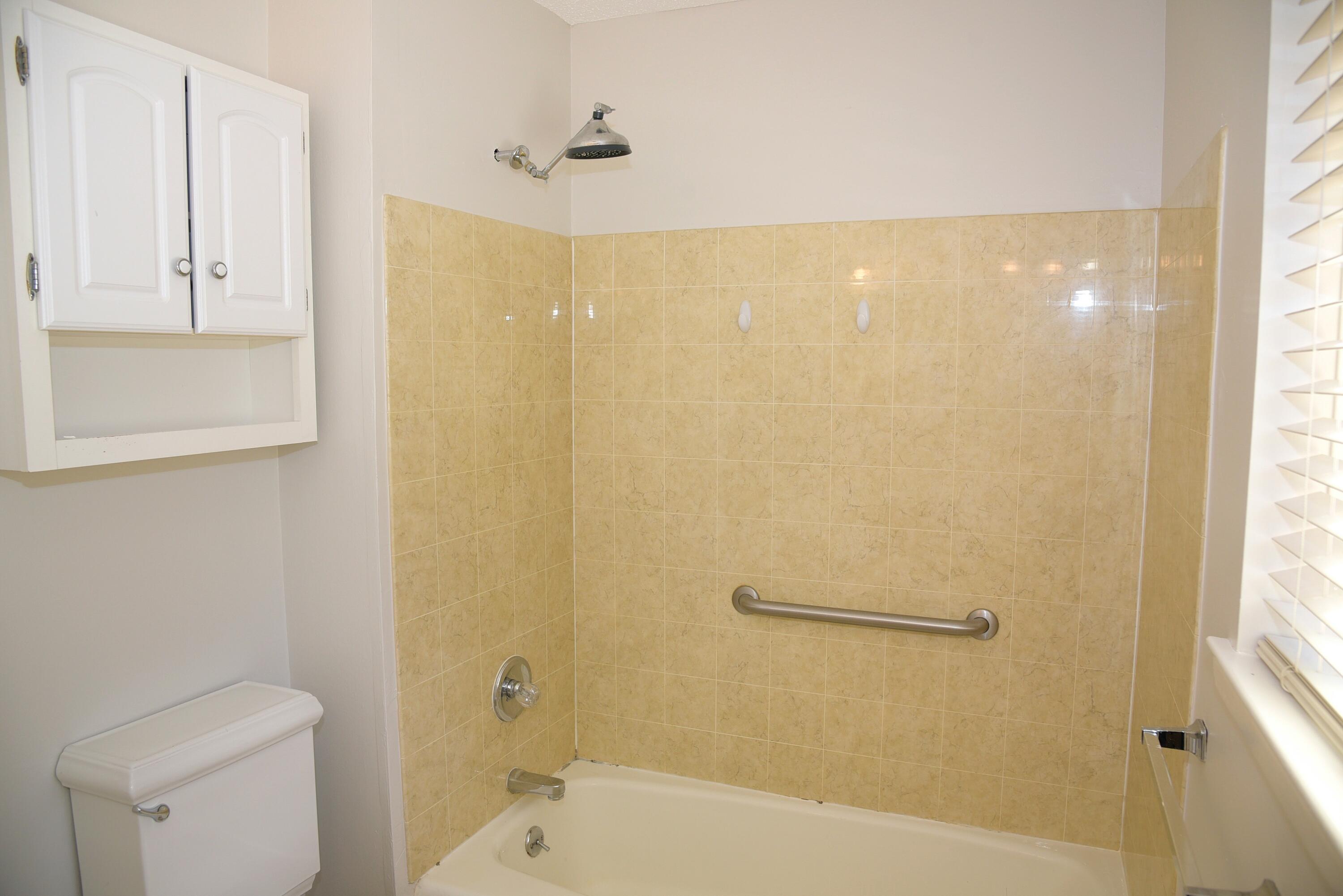 ROCKY BAYOU ESTATES 03 - Residential Lease