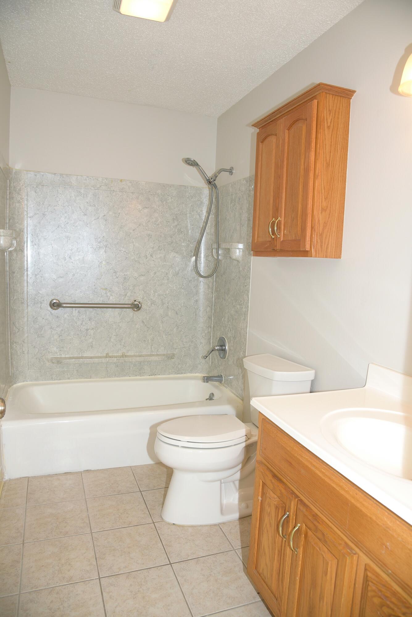 ROCKY BAYOU ESTATES 03 - Residential Lease