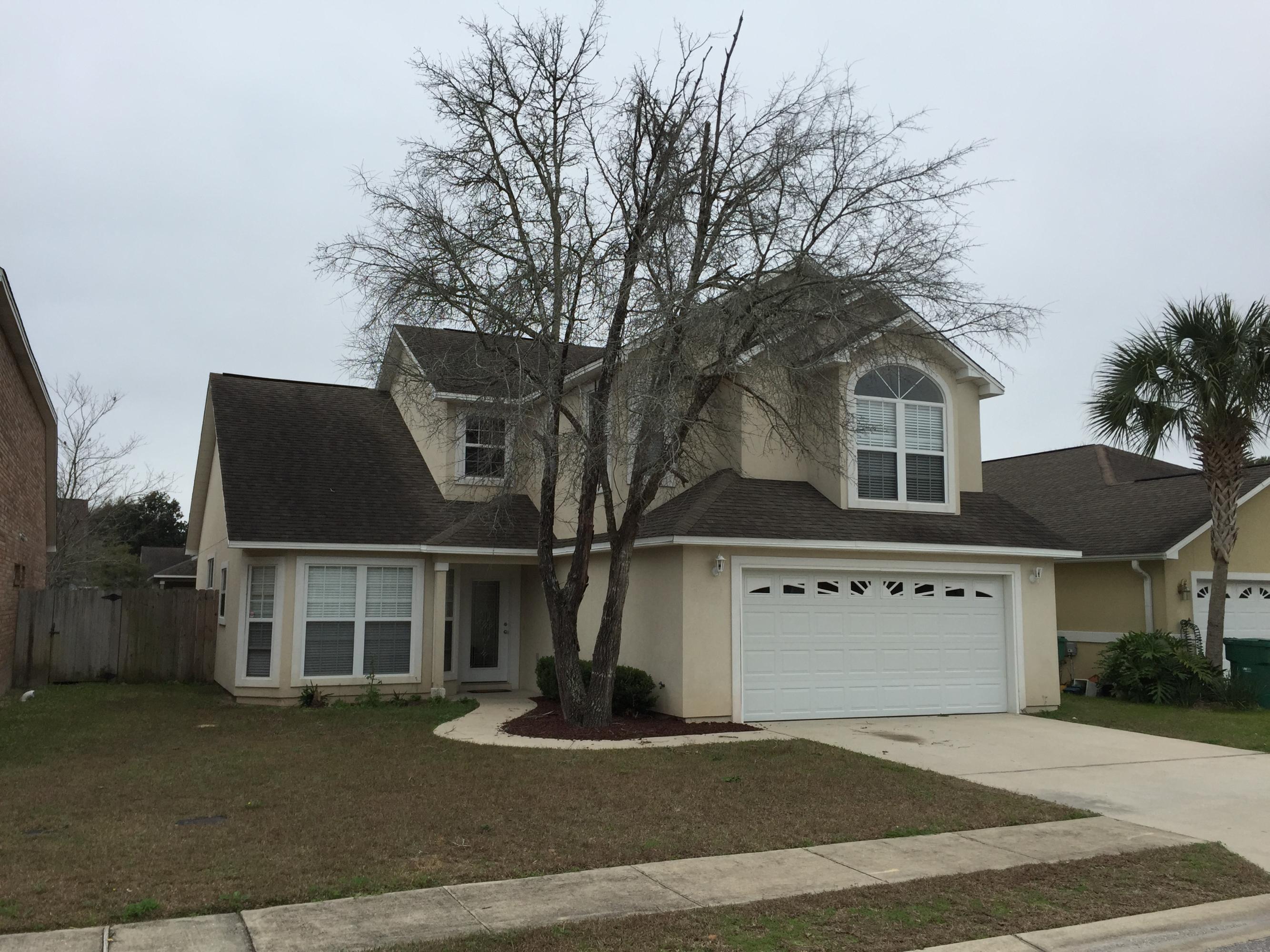 This is a beautiful home in the heart of Fort Walton Beach with easy access to both Air Force Bases and all the stores and activities you could possibly want to do.