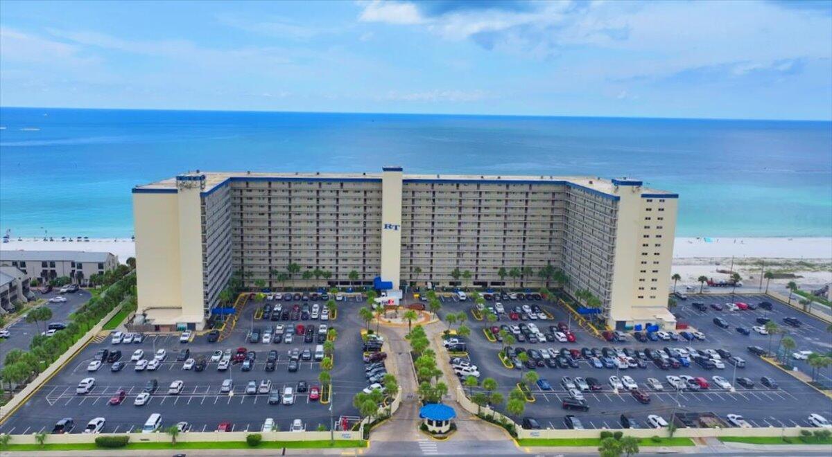 REGENCY TOWERS - Residential