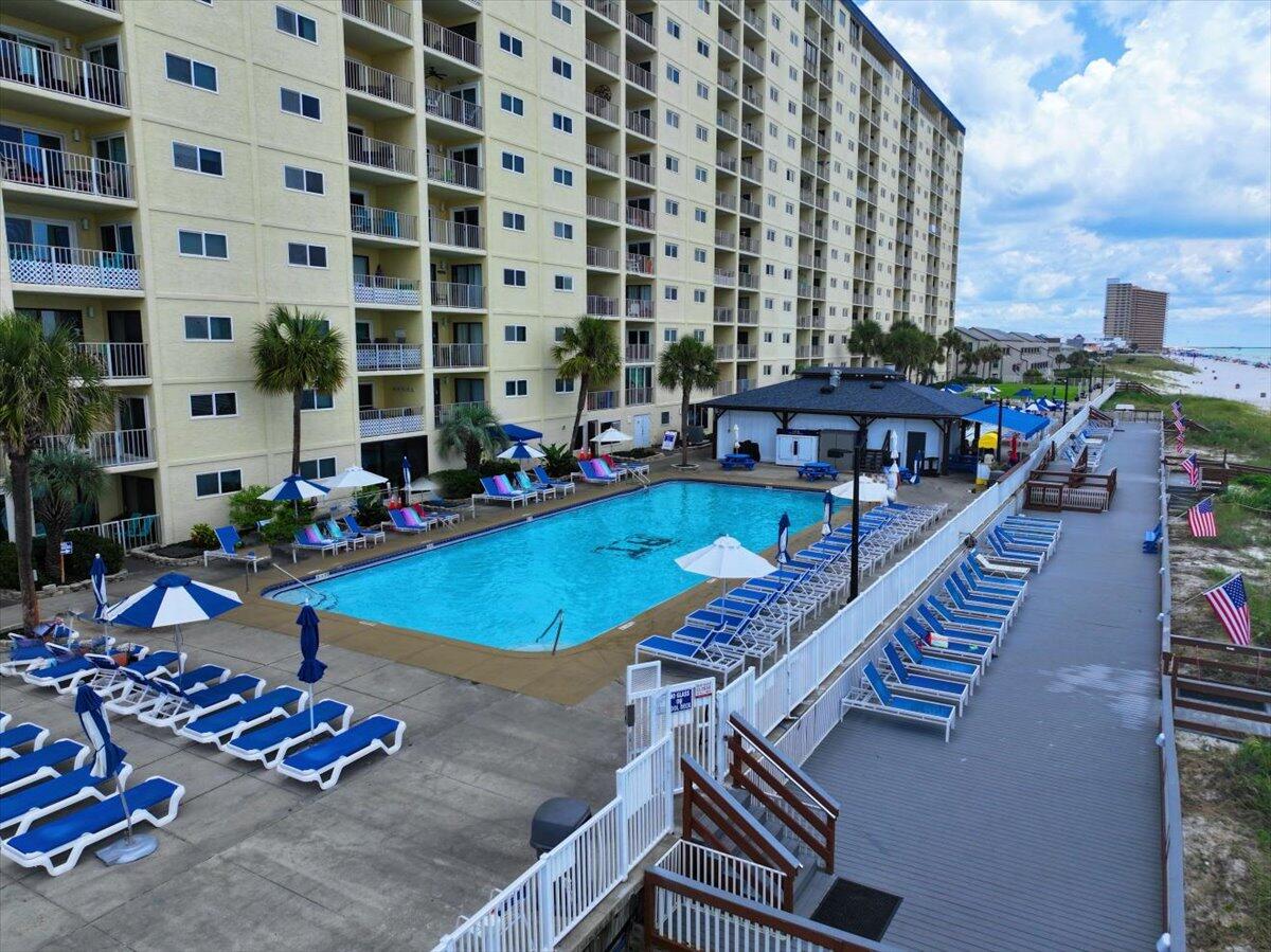 REGENCY TOWERS - Residential
