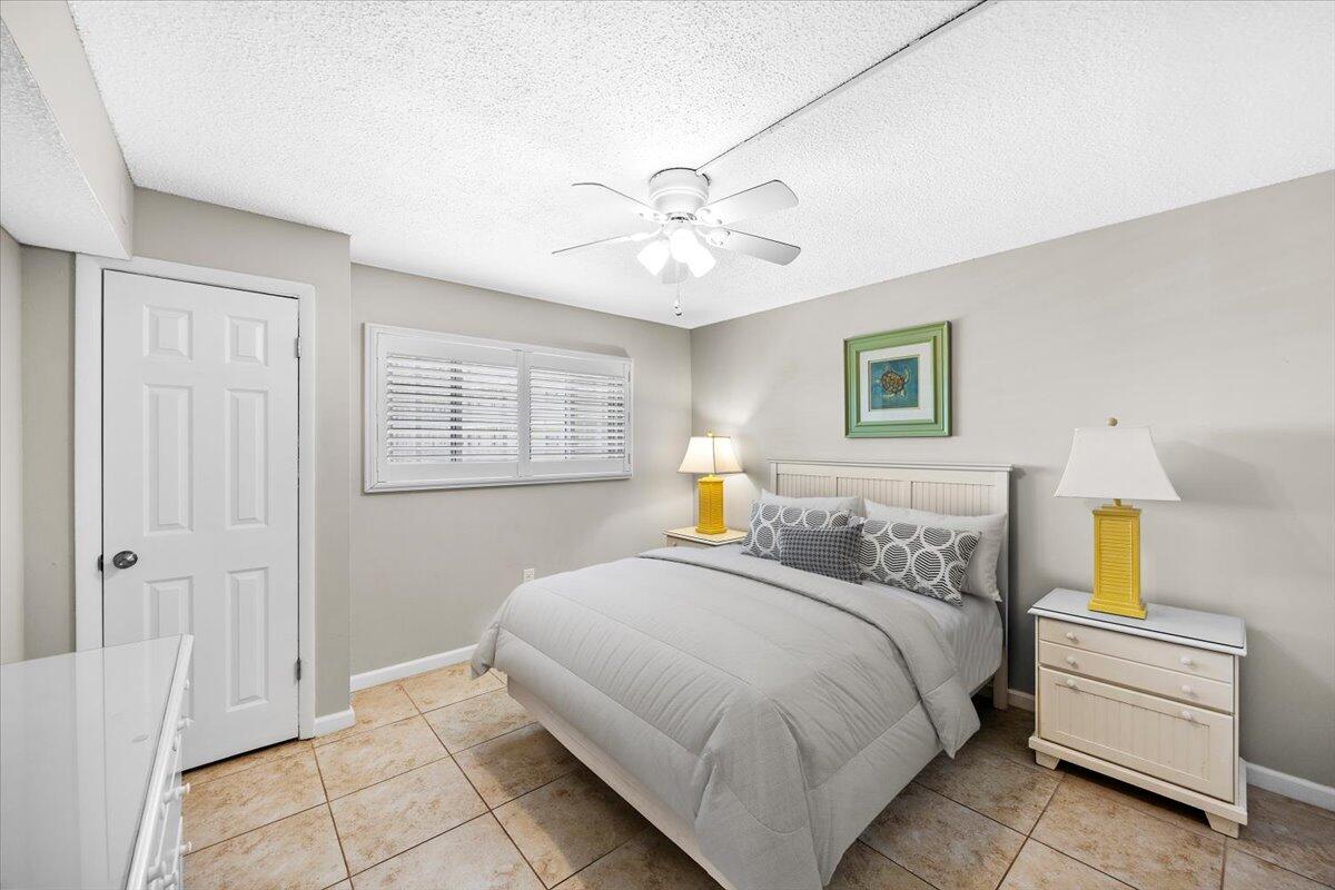 REGENCY TOWERS - Residential