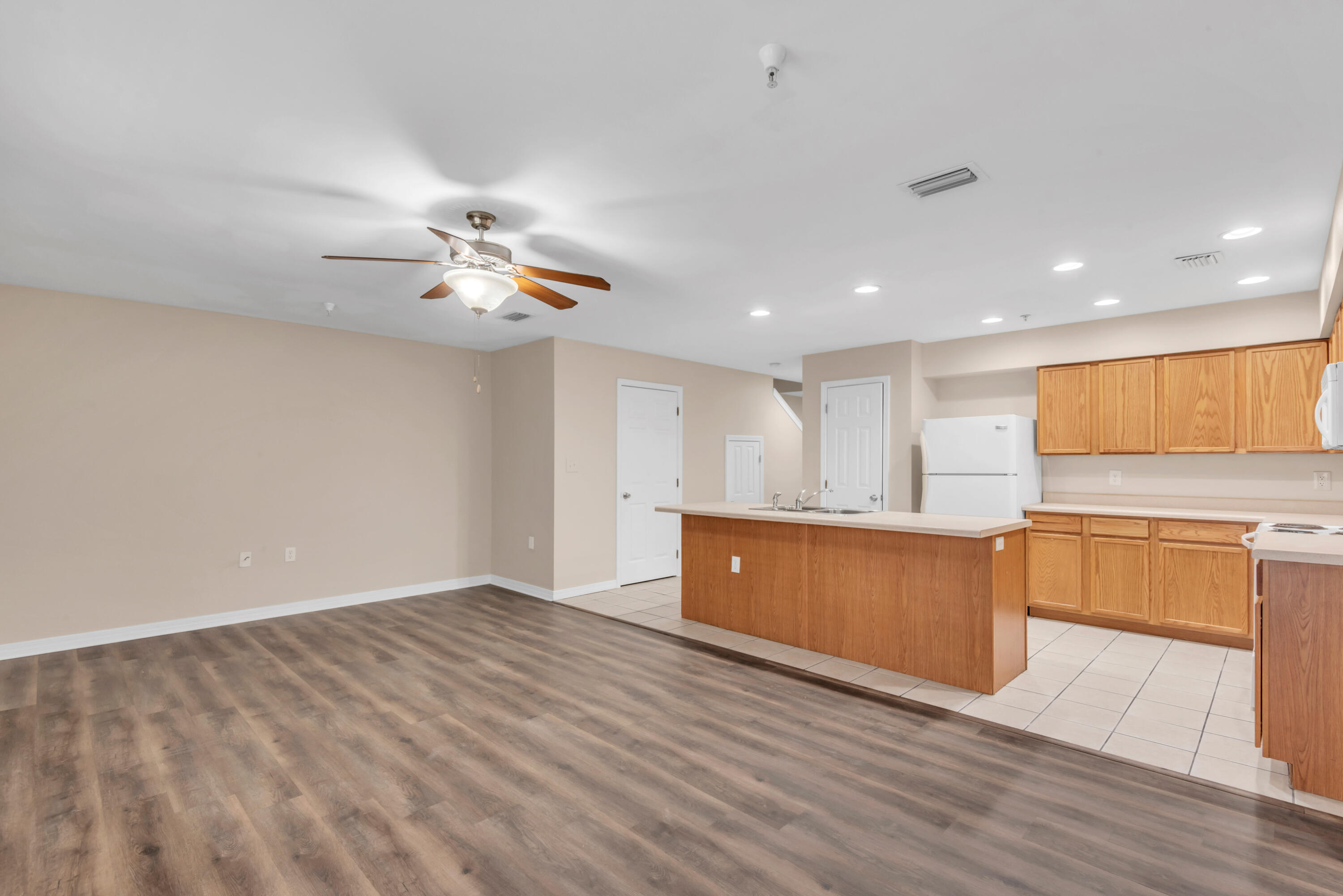 DAVENPORT PLACE - Residential Lease