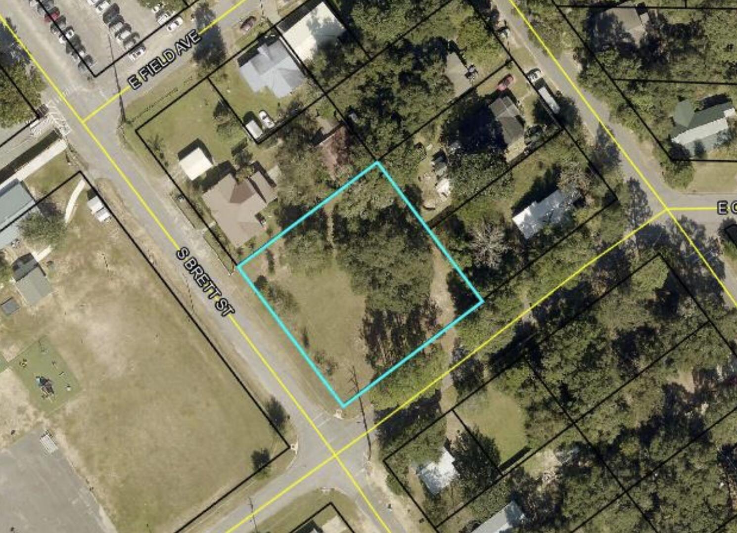Beautiful vacant lot, great residential or mixed use property.