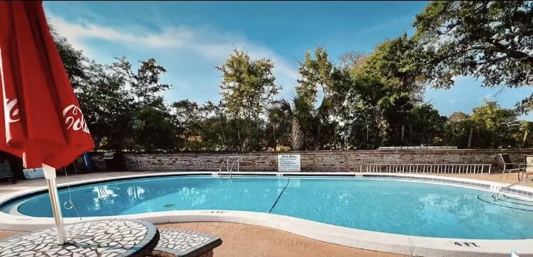 Country Club Condos - Residential