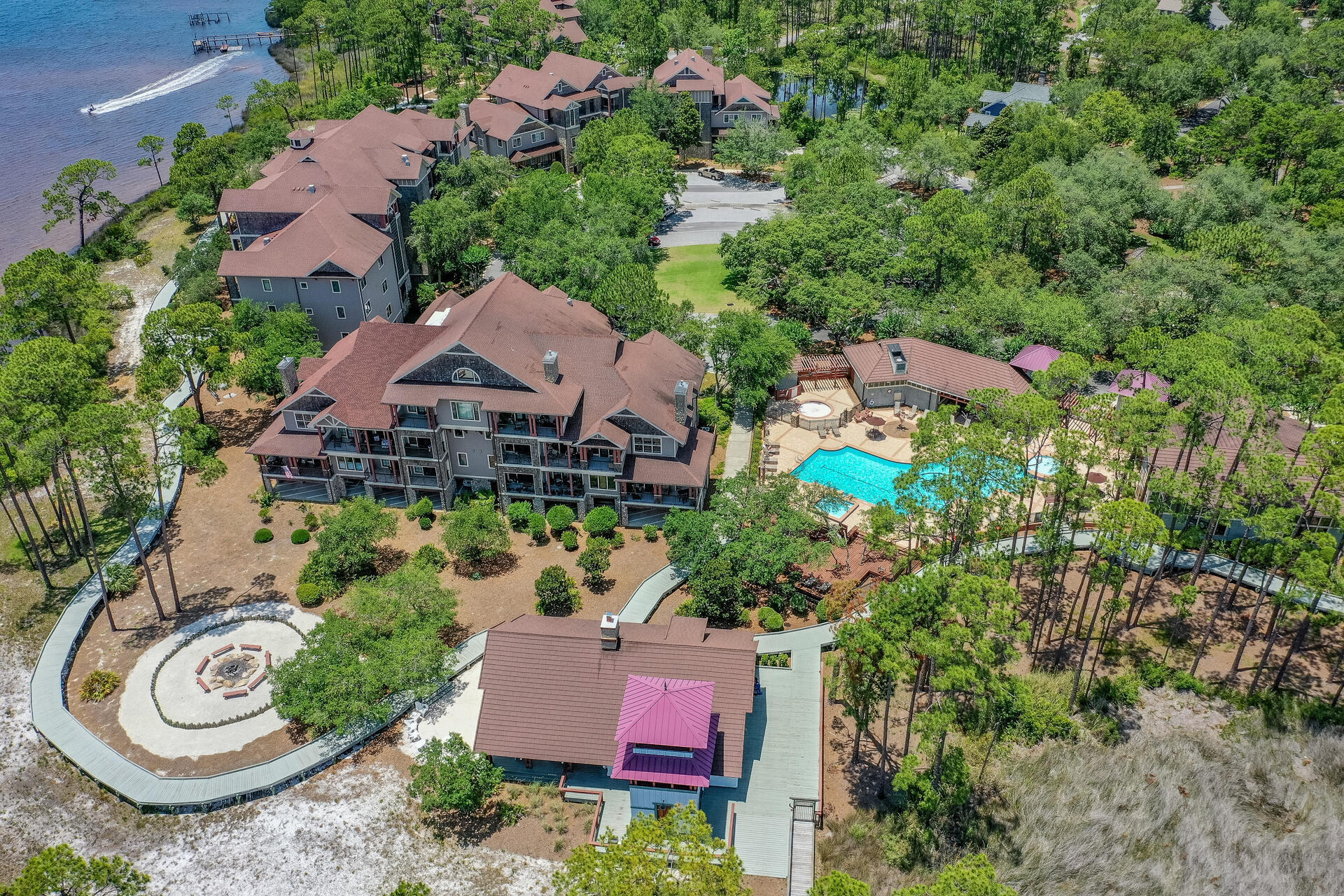 WILD HERON - Residential