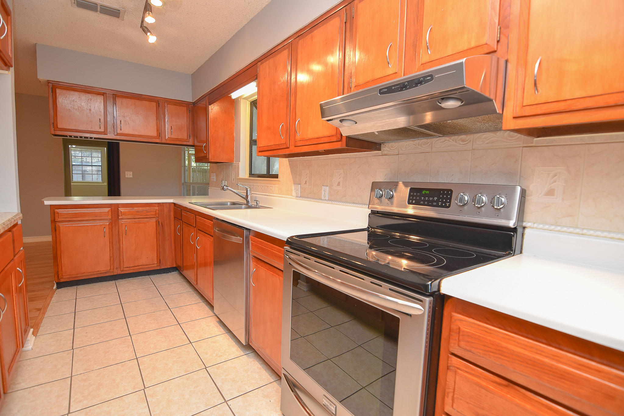 MAGNOLIA SHORES S/D - Residential