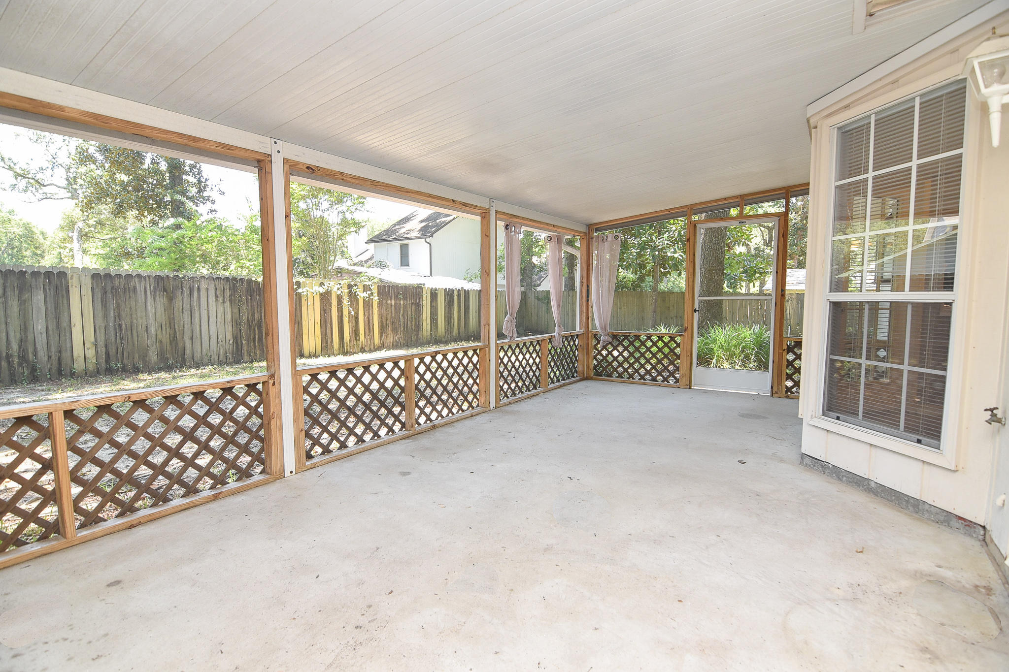 MAGNOLIA SHORES S/D - Residential