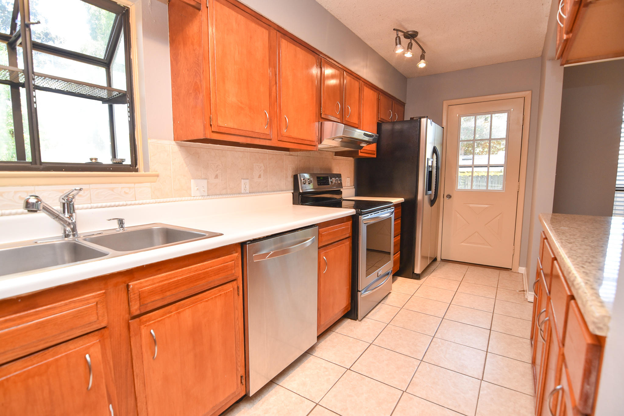 MAGNOLIA SHORES S/D - Residential