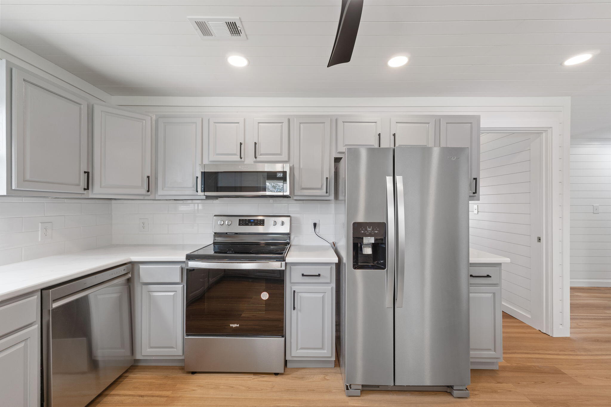 23-1S-28-0000-00403-0000 - Residential