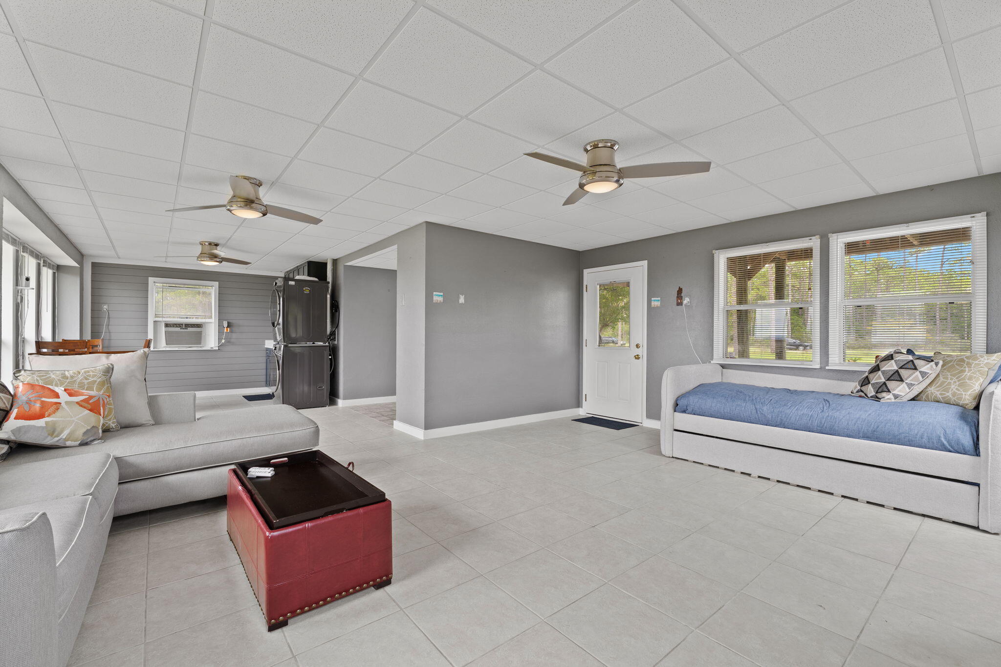 23-1S-28-0000-00403-0000 - Residential