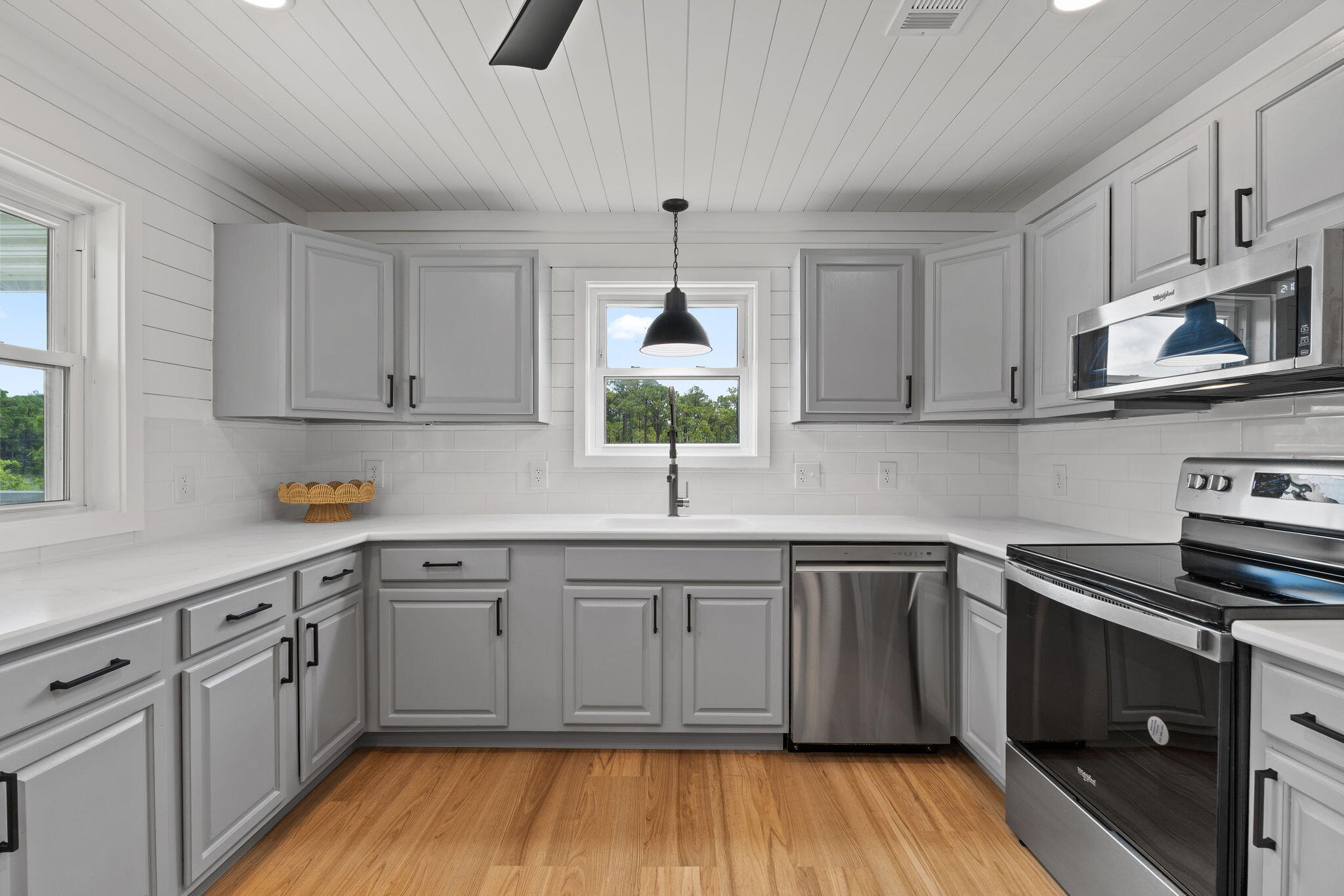 23-1S-28-0000-00403-0000 - Residential