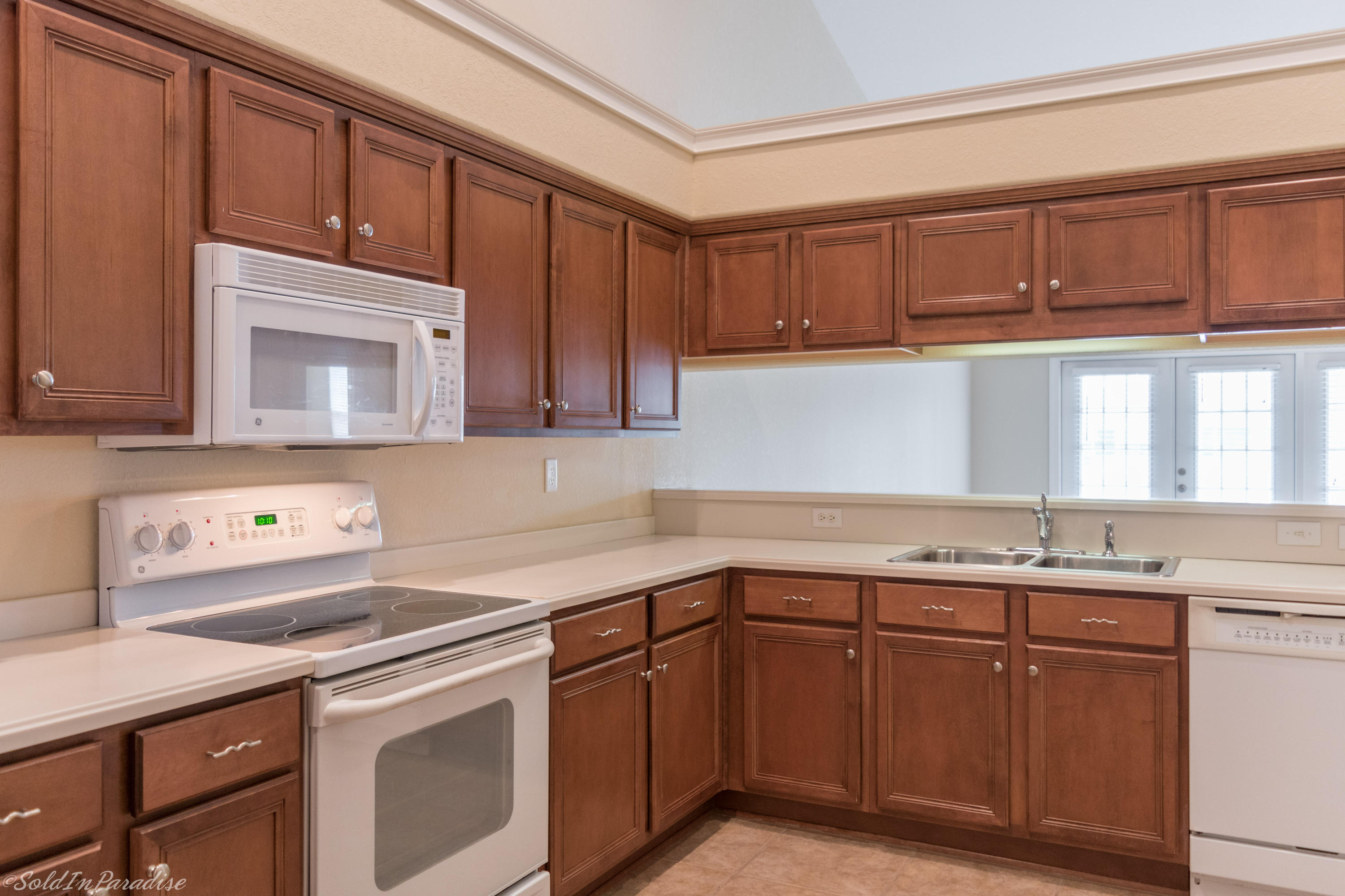 DIAMOND LAKES - Residential Lease