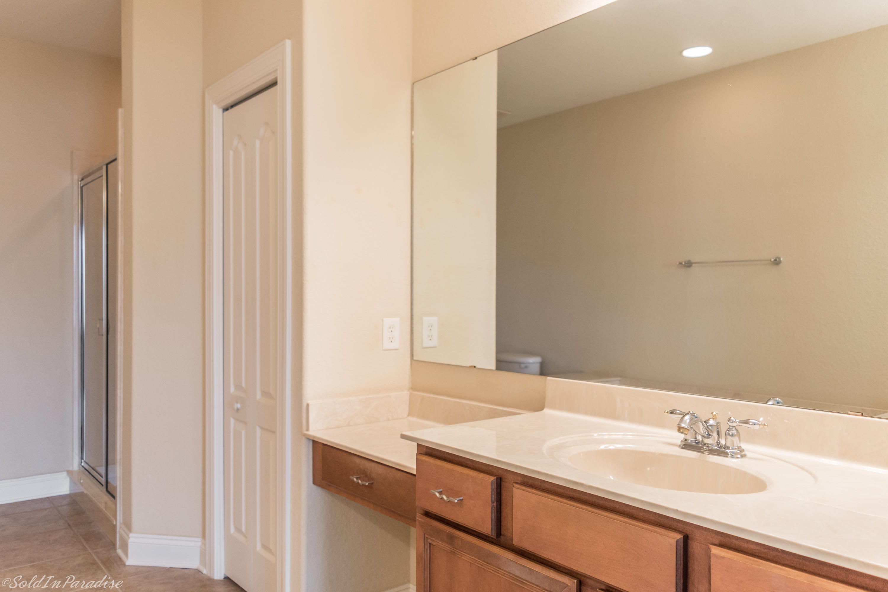 DIAMOND LAKES - Residential Lease