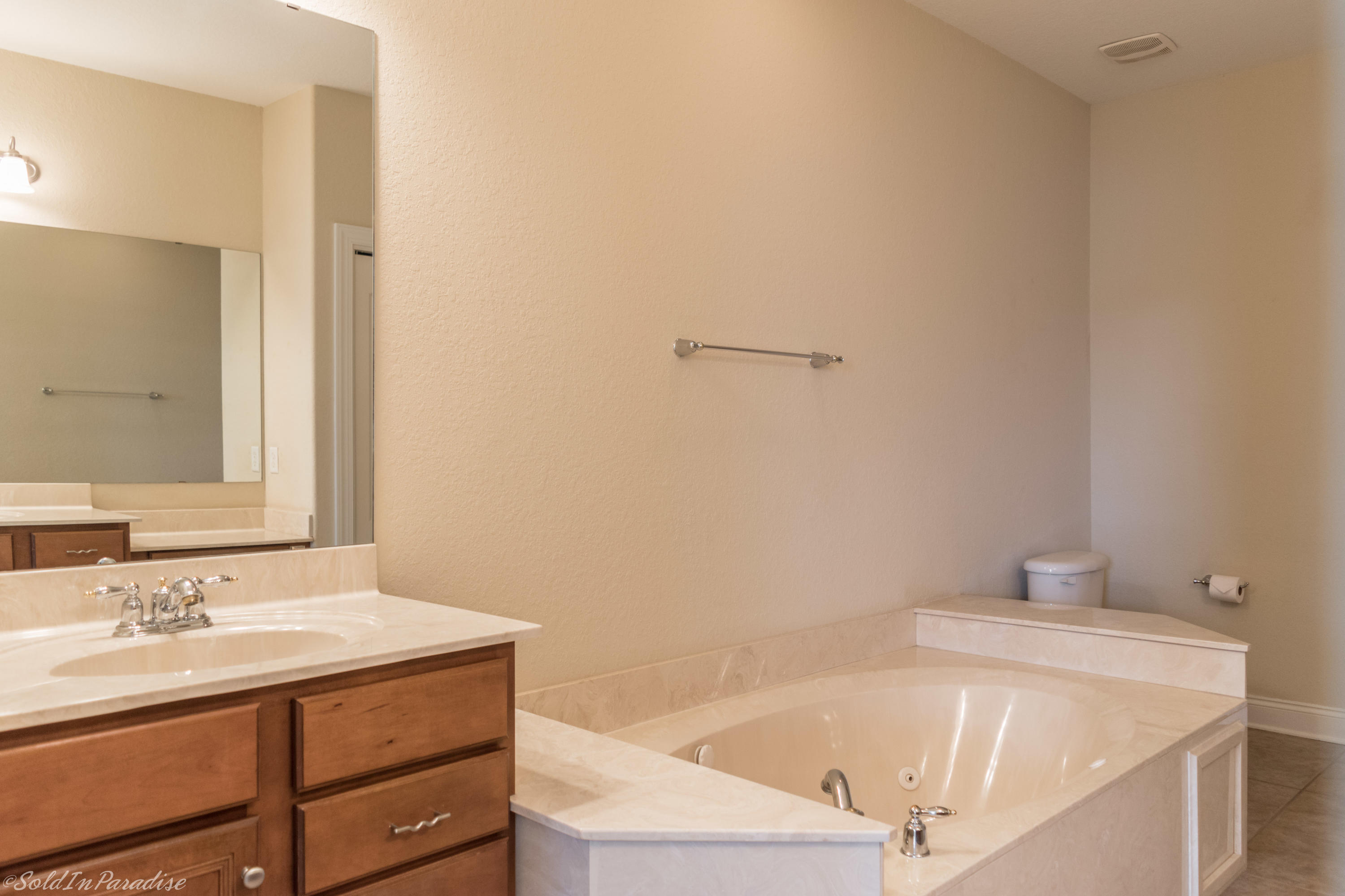 DIAMOND LAKES - Residential Lease