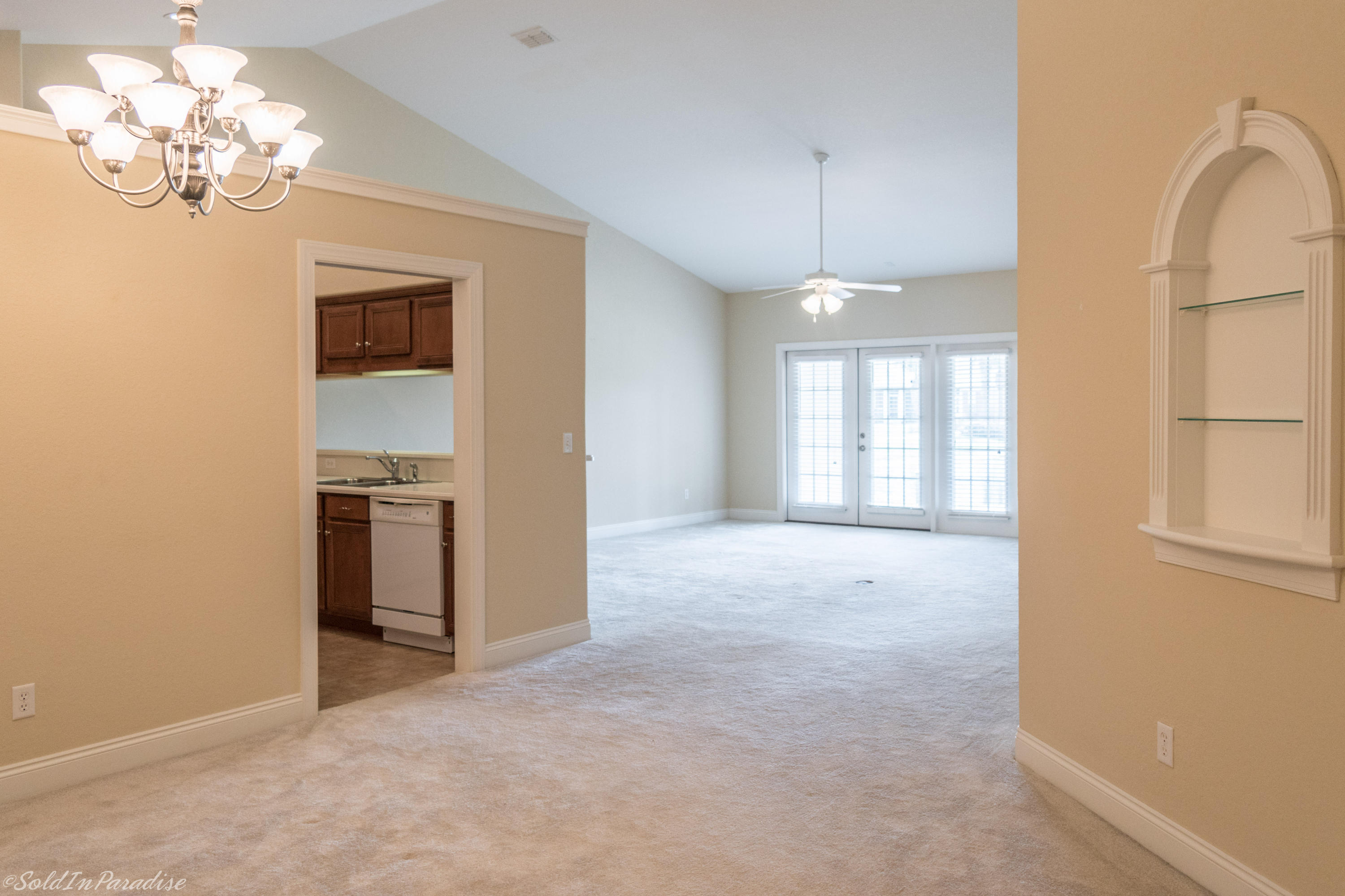 DIAMOND LAKES - Residential Lease
