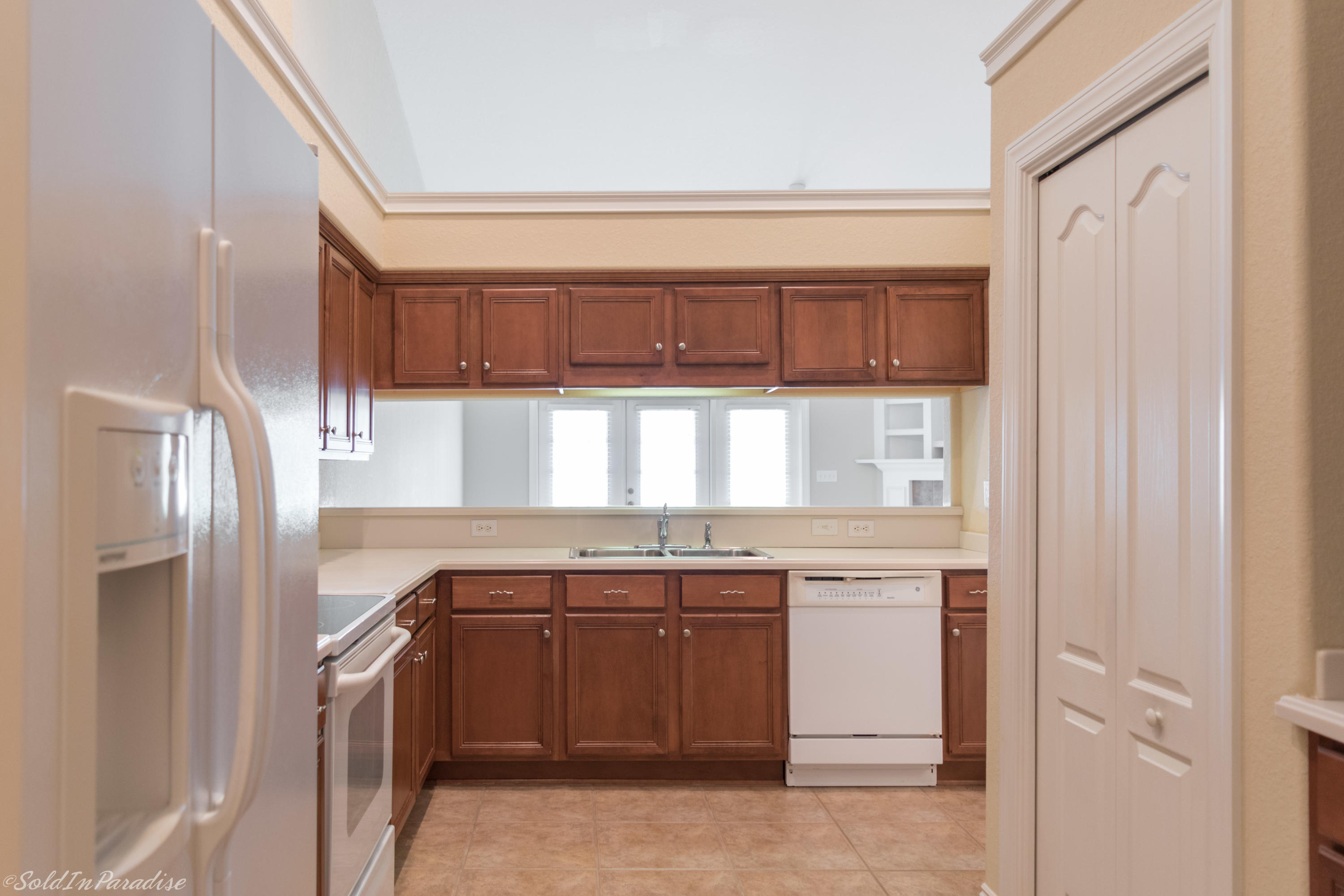 DIAMOND LAKES - Residential Lease