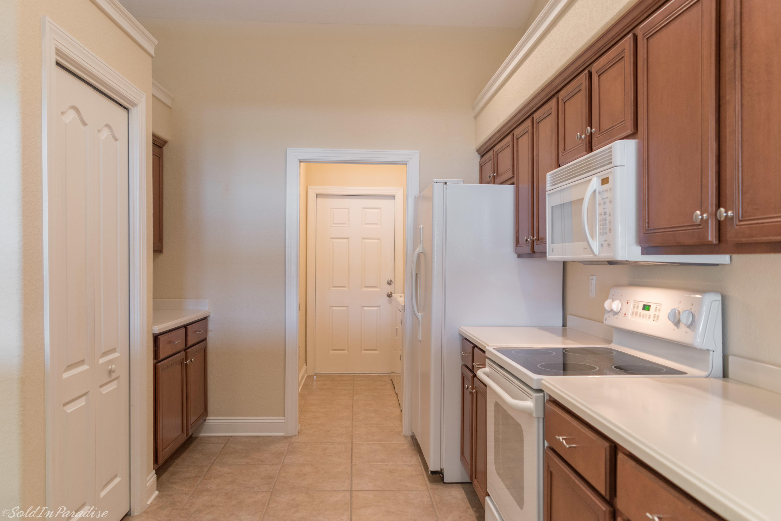 DIAMOND LAKES - Residential Lease